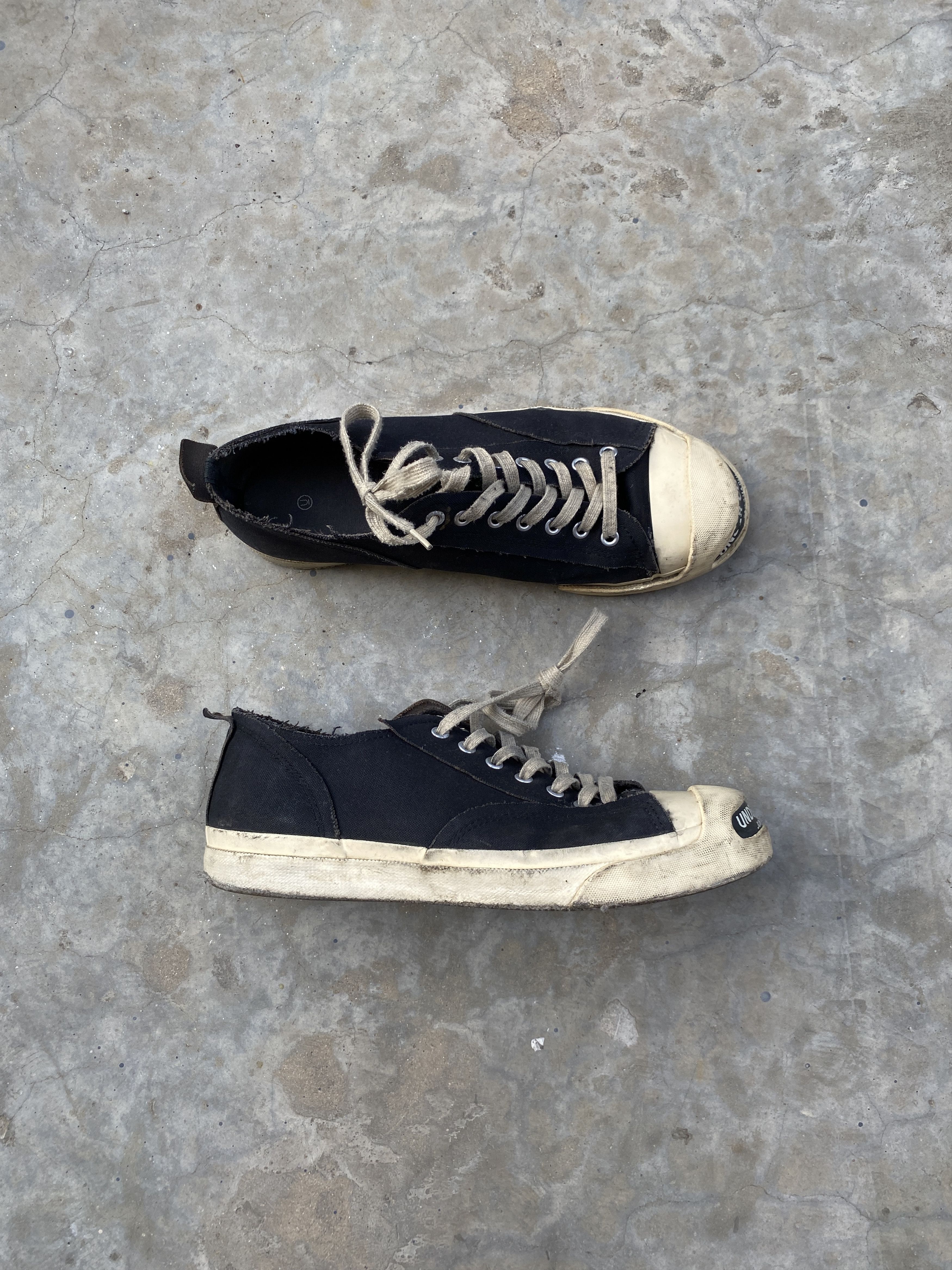 Undercover Undercover Jun takahashi Black/White Low Top Sneaker Size US 10 / EU 43 - 11 Thumbnail