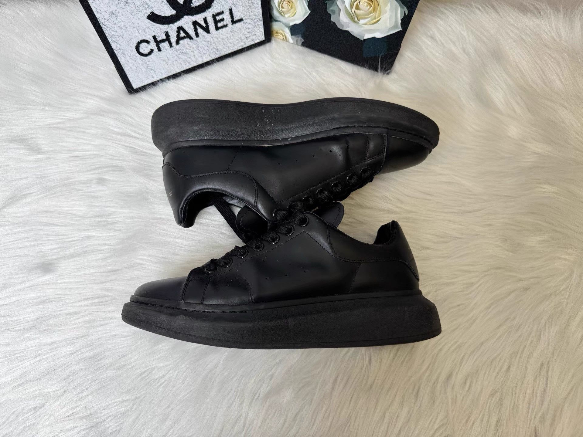 Alexander McQueen Alexander McQueen Black Low-Top Platform Shoes K36 Size US 9 / EU 42 - 7 Thumbnail