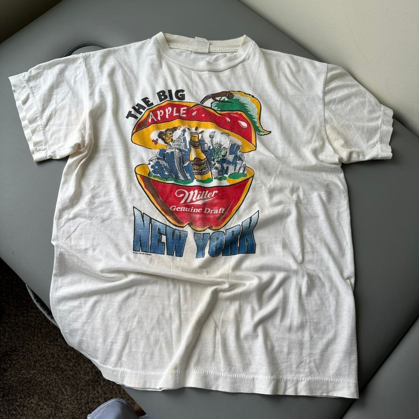 Vintage Vintage 80s Thrashed NYC Miller Lite Graphic White Tee Size US M / EU 48-50 / 2 - 3 Thumbnail