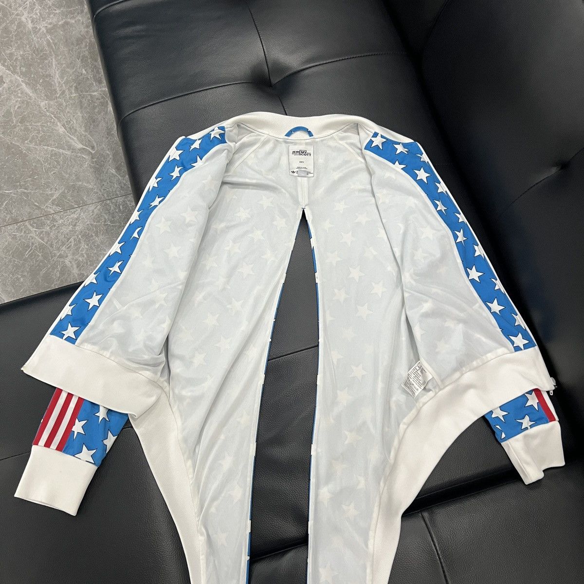 Adidas × Jeremy Scott adidas jeremy scott Size US S / EU 44-46 / 1 - 5 Thumbnail