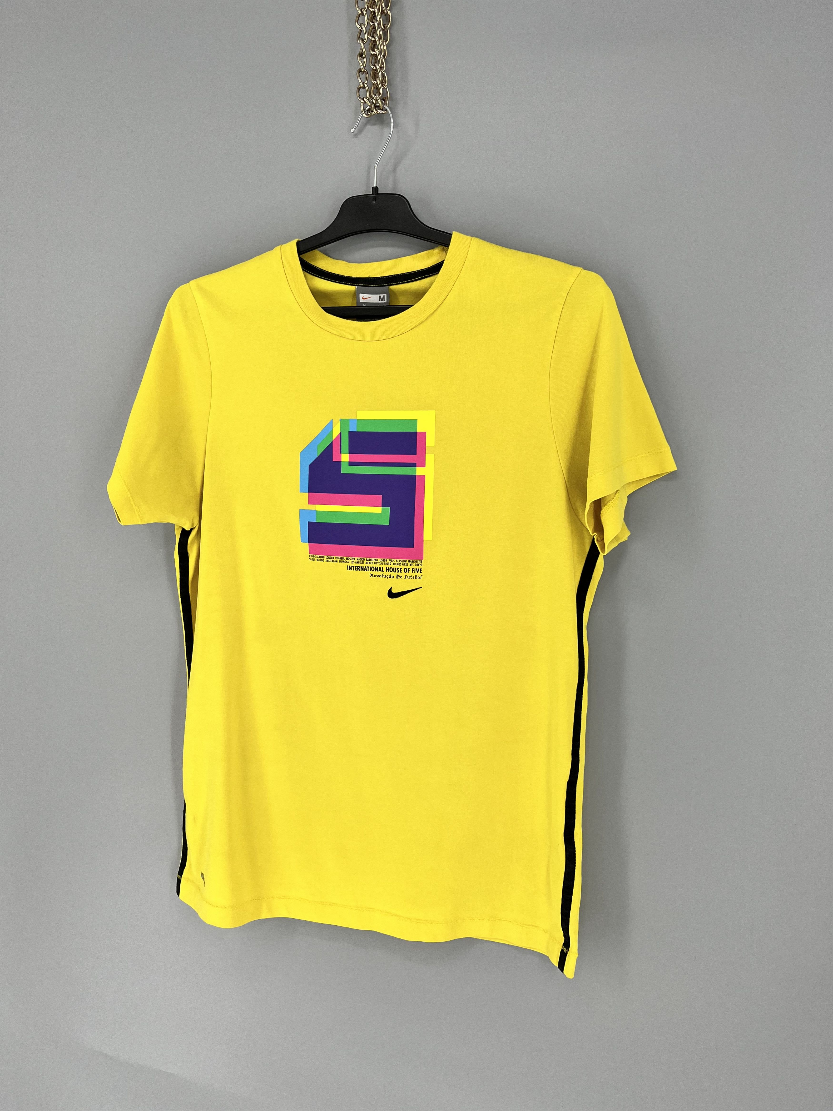 Nike Nike fit International House Of 5 Revolucao De Futebol Tee Size US M / EU 48-50 / 2 - 3 Thumbnail