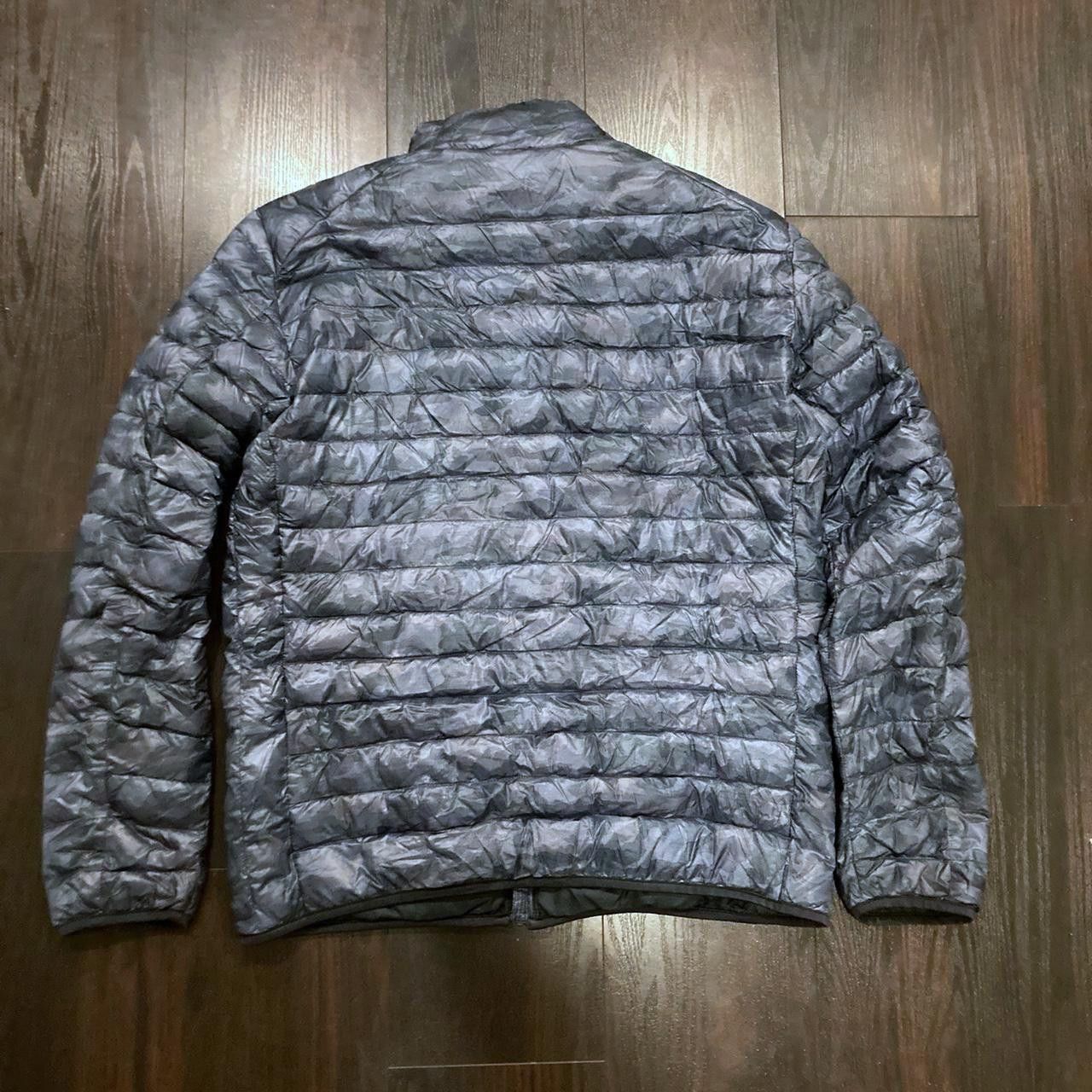 Uniqlo Uniqlo Blue Digi Camo Puffer Jacket Size Large - Rare! Size US L / EU 52-54 / 3 - 2 Thumbnail
