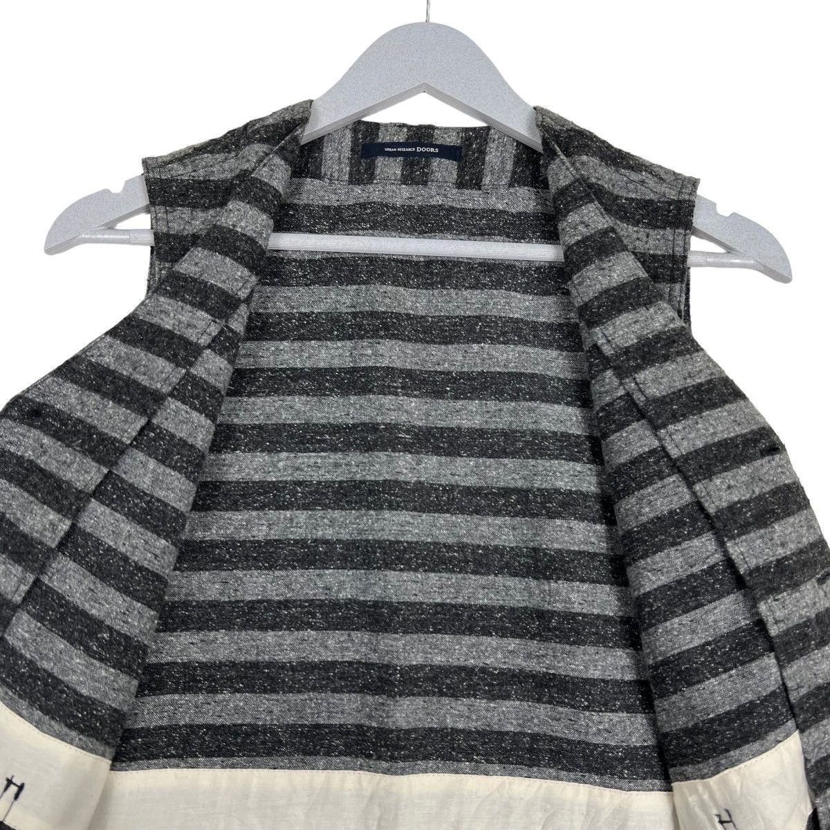 URBAN RESEARCH DOORS 🔥 URBAN RESEACH DOOR PRISONER VEST Size US M / EU 48-50 / 2 - 12 Thumbnail