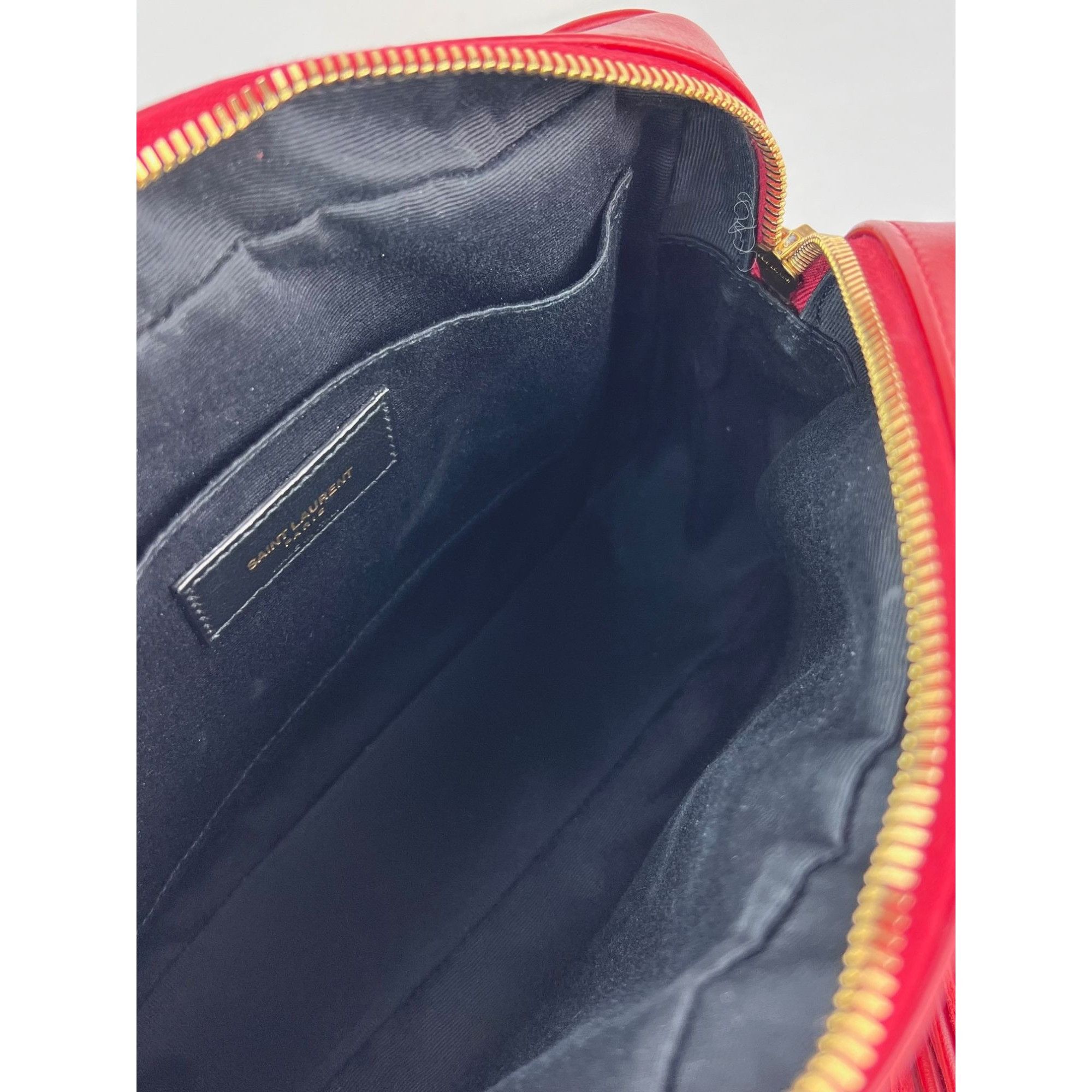 Yves Saint Laurent YVES SAINT LAURENT Matelasse Calfskin Lou Camera Red Crossbo Size ONE SIZE - 8 Thumbnail