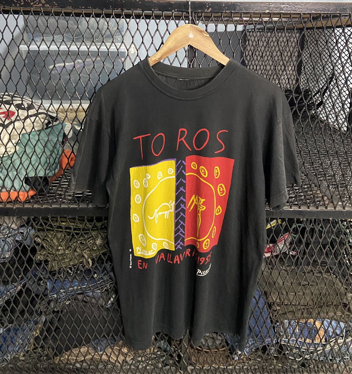 image of Vintage 90's Picasso Toros Vallauris Art Tee in Black, Men's (Size Medium)