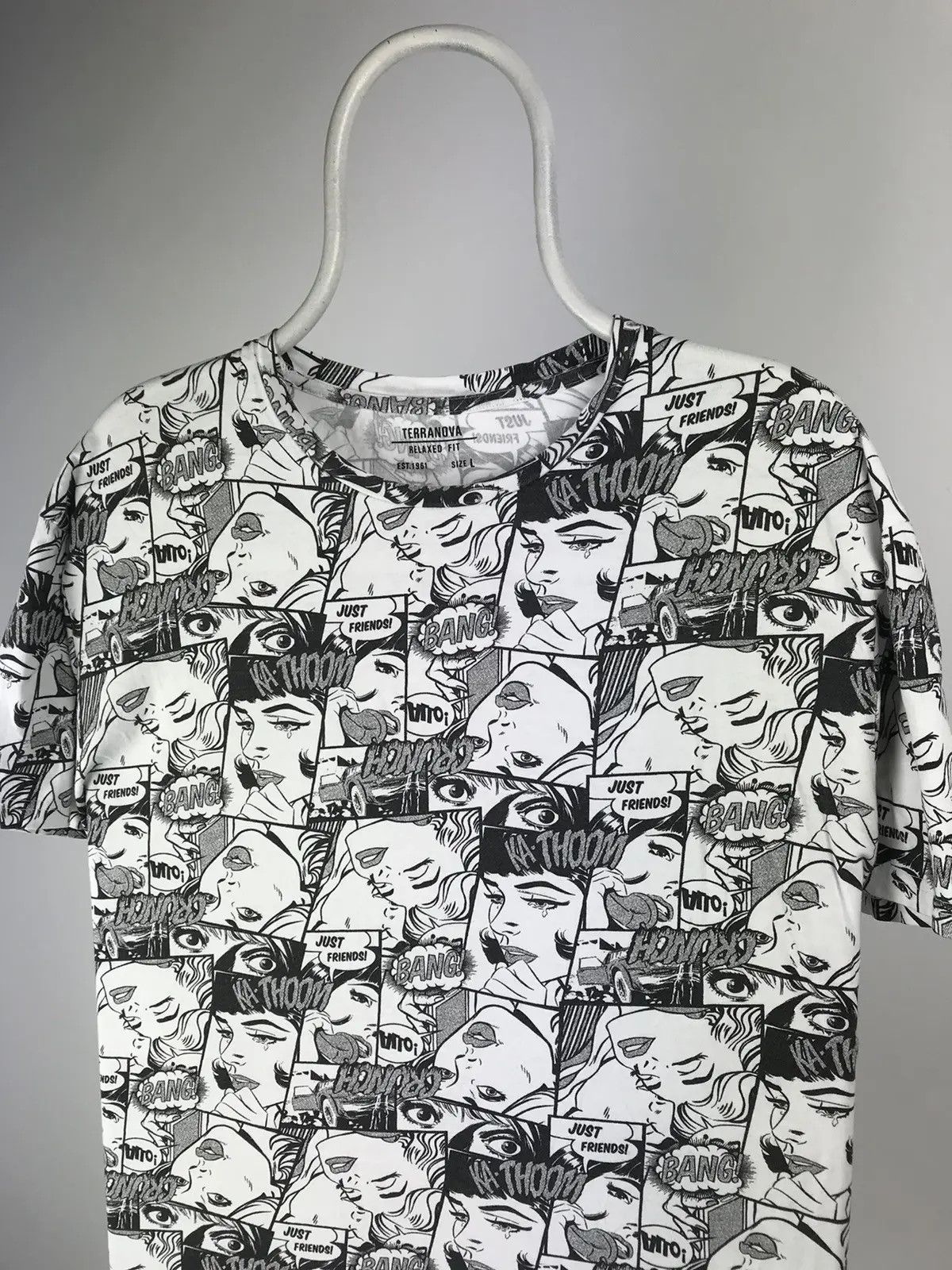 Japanese Brand Comics T-shirt multi logo band tee size Small Size US S / EU 44-46 / 1 - 2 Thumbnail