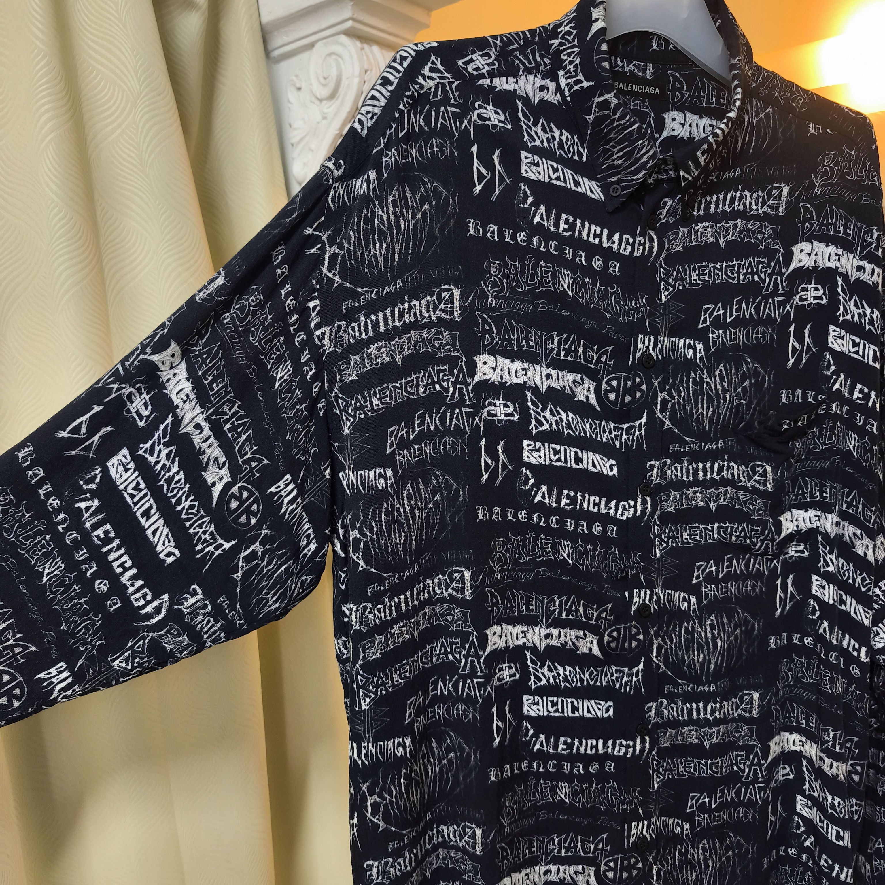 Balenciaga 1 Set 🔥🔥Balenciaga Black Printed Shirt DIY Metal Graffiti Size US M / EU 48-50 / 2 - 4 Thumbnail