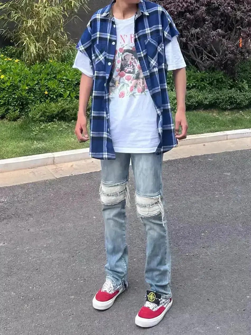 Japanese Brand Retro loose fitting straight leg distressed jeans Size US 32 / EU 48 - 1 Thumbnail