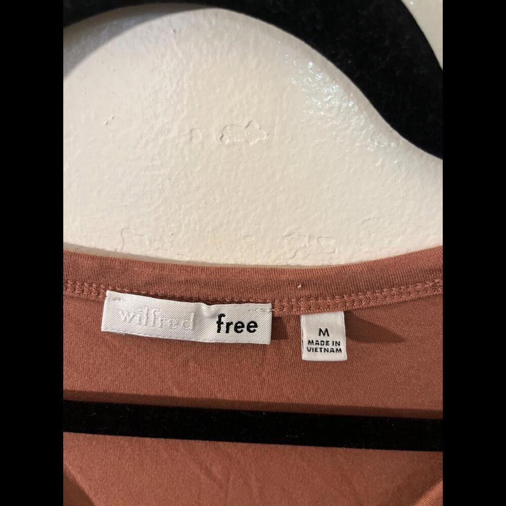 Designer Wilfred Free Women's V-Neck T-Shirt - Medium - Earthy Rose Size M / US 6-8 / IT 42-44 - 3 Thumbnail