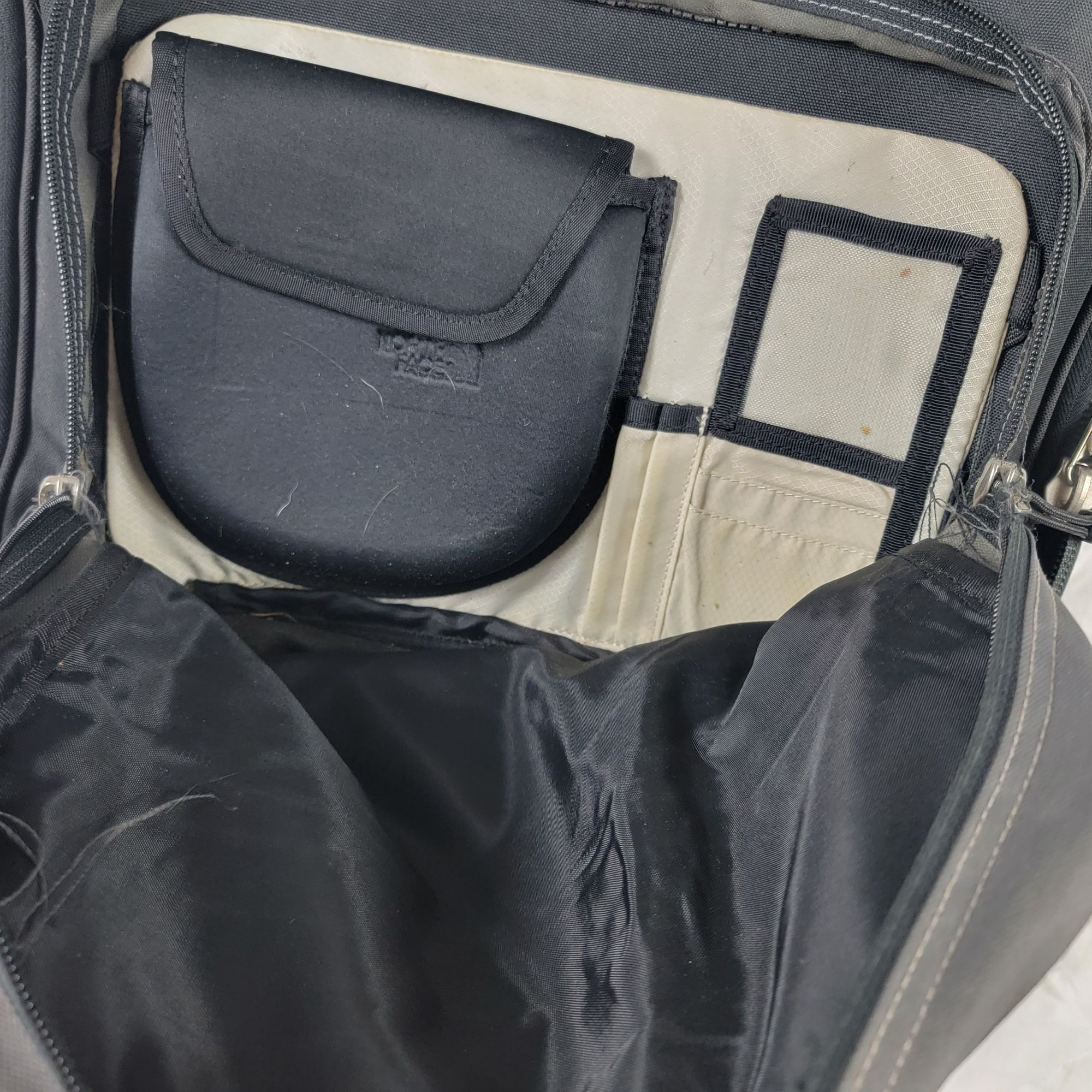 The North Face The North Face Black Gray Travel Tools Messenger Bag Mechani Size ONE SIZE - 8 Thumbnail
