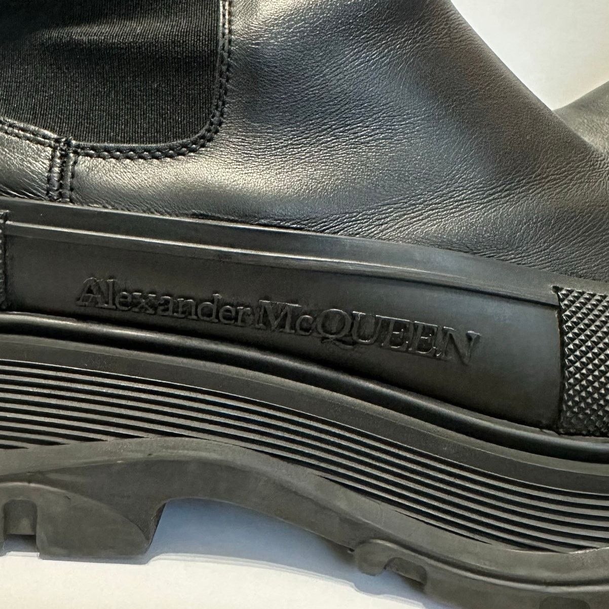 Alexander McQueen Tread Slick Chelsea Boots IT 44 Leather Triple Black Size US 11 / EU 44 - 2 Thumbnail