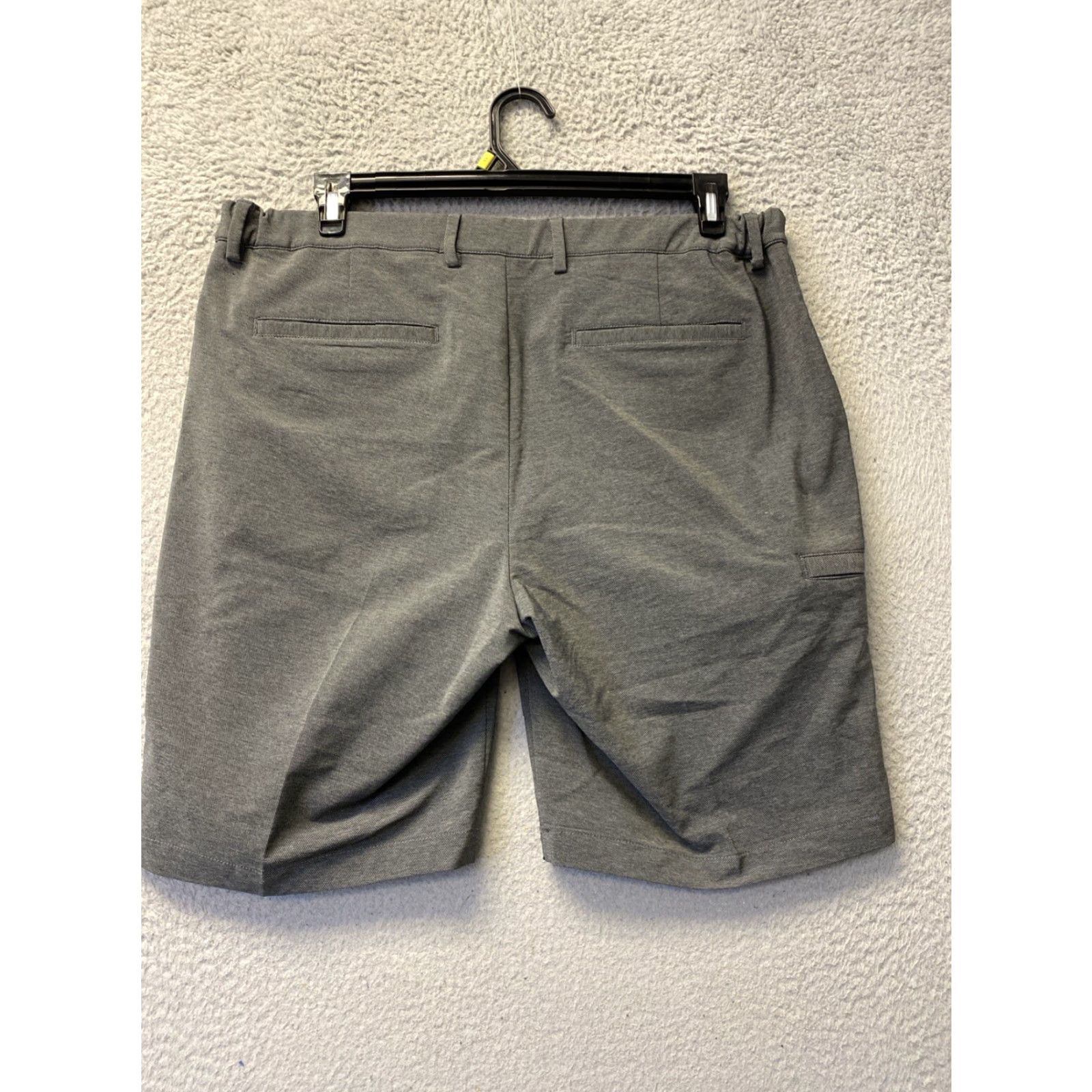Vintage GREG NORMAN Shorts Men's Flat Front Poly Spandex Golf Gray 36 Size Size US 36 / EU 52 - 7 Thumbnail