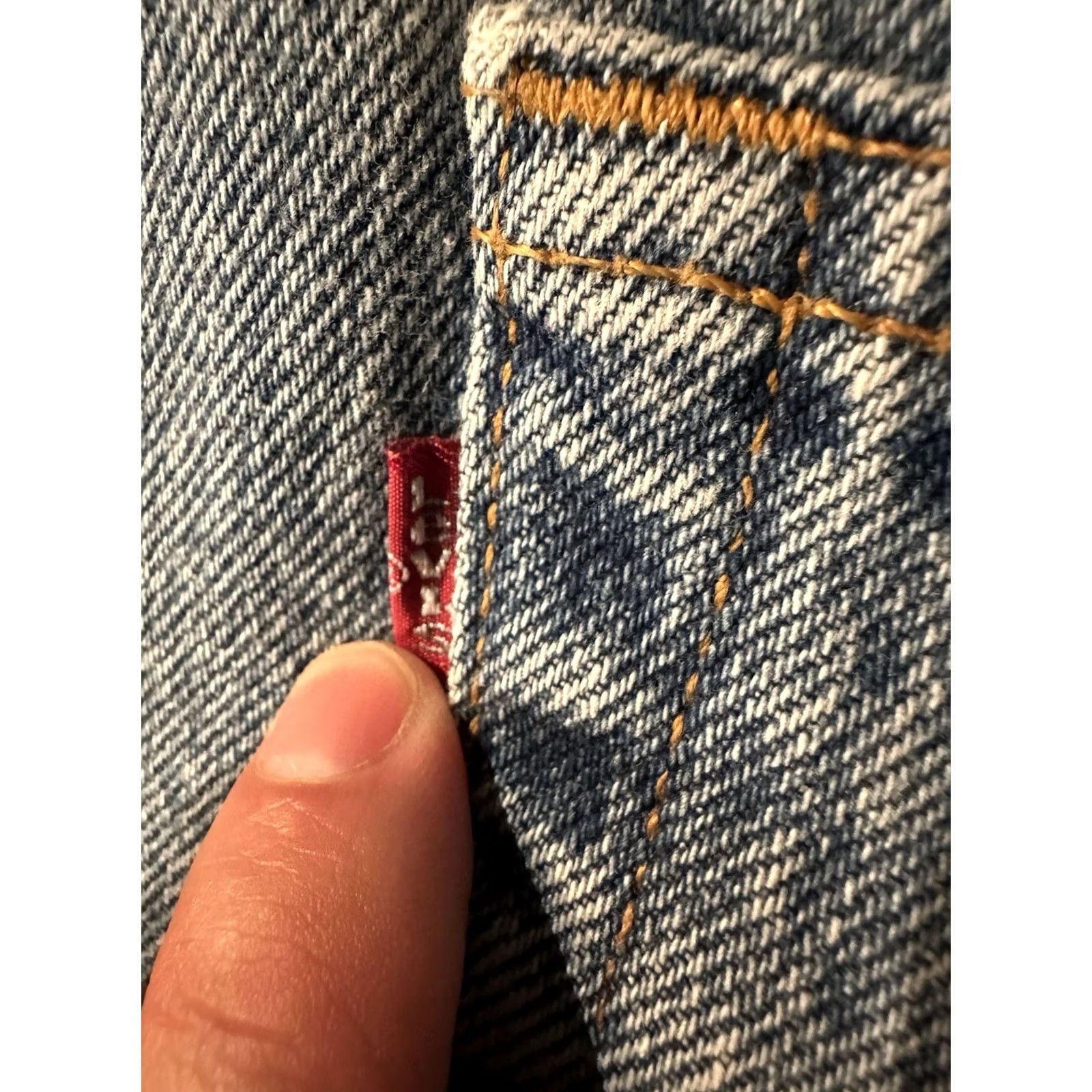 Levi's VINTAGE Levi's 550 Jeans Shirt? I cannot provide an answer. Size US 34 / EU 50 - 7 Thumbnail