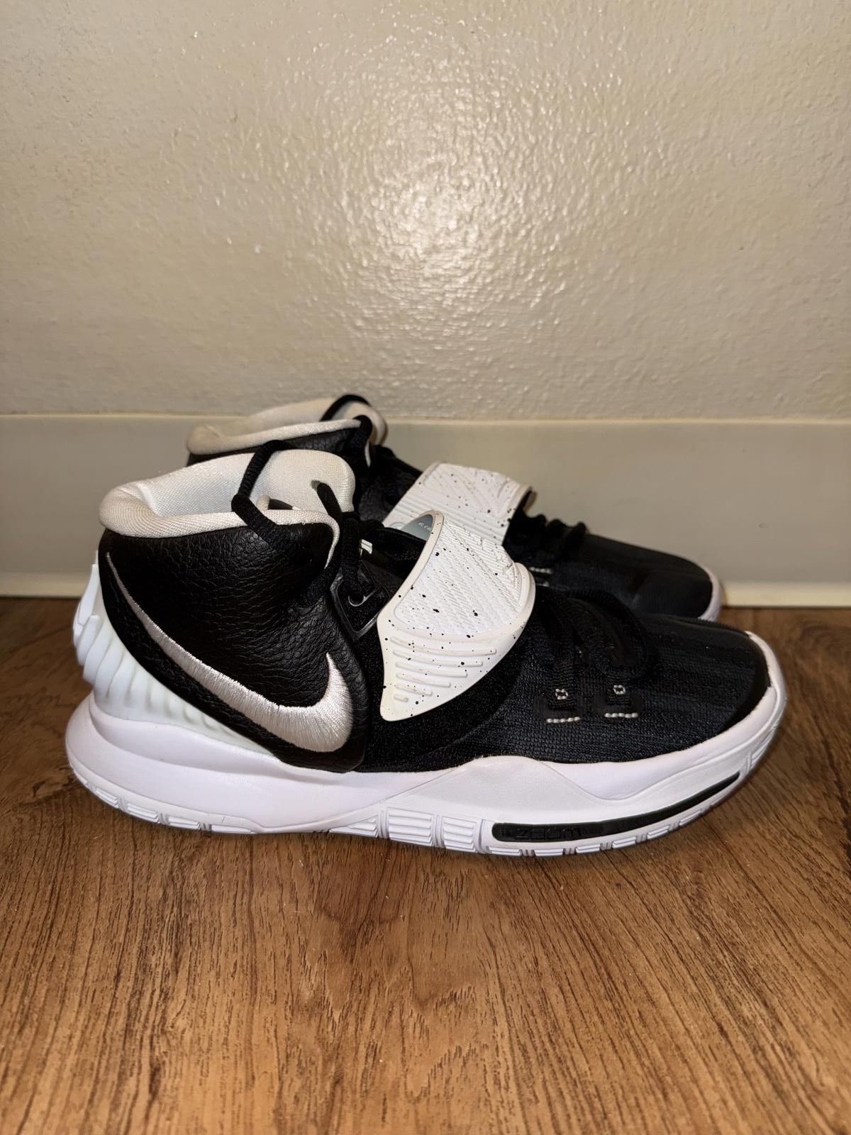 Nike Kyrie Team Black Wolf Grey