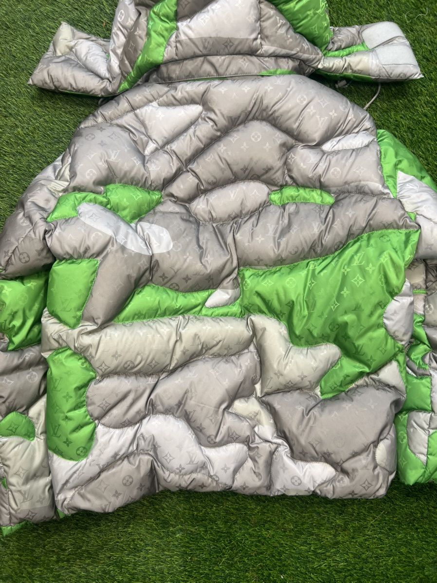 Louis Vuitton Louis Vuitton x KidSuper Patchworked Portrat Puffer Jacket Size US L / EU 52-54 / 3 - 7 Thumbnail