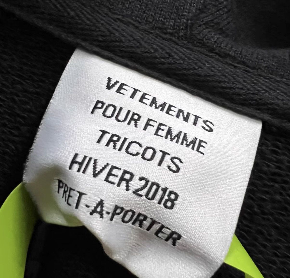 Vetements Vetements Logo Embroidered Fake Two-Piece Hoodie J41 Size US S / EU 44-46 / 1 - 4 Thumbnail