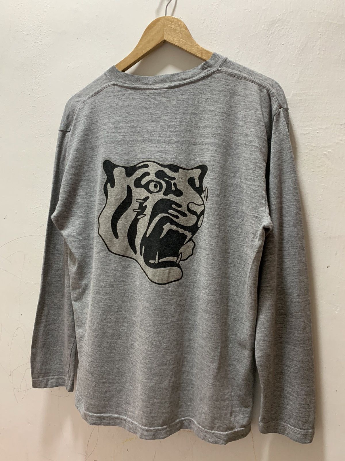 MLB Hanshin Tigers Shirt Japanese Baseball Team Apparel Medium Size US M / EU 48-50 / 2 - 8 Thumbnail