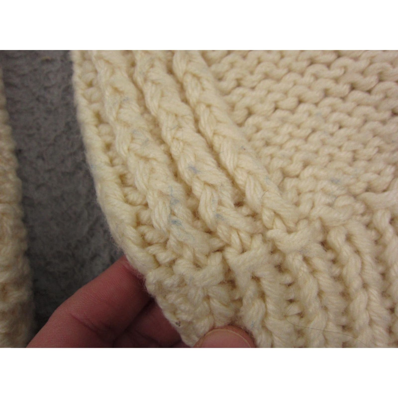 Vintage VINTAGE Wool Sweater Womens Large Ivory Wool Cable Knit Crew Neck Pullover 80s 90s USA Womens Size L / US 10 / IT 46 - 4 Thumbnail