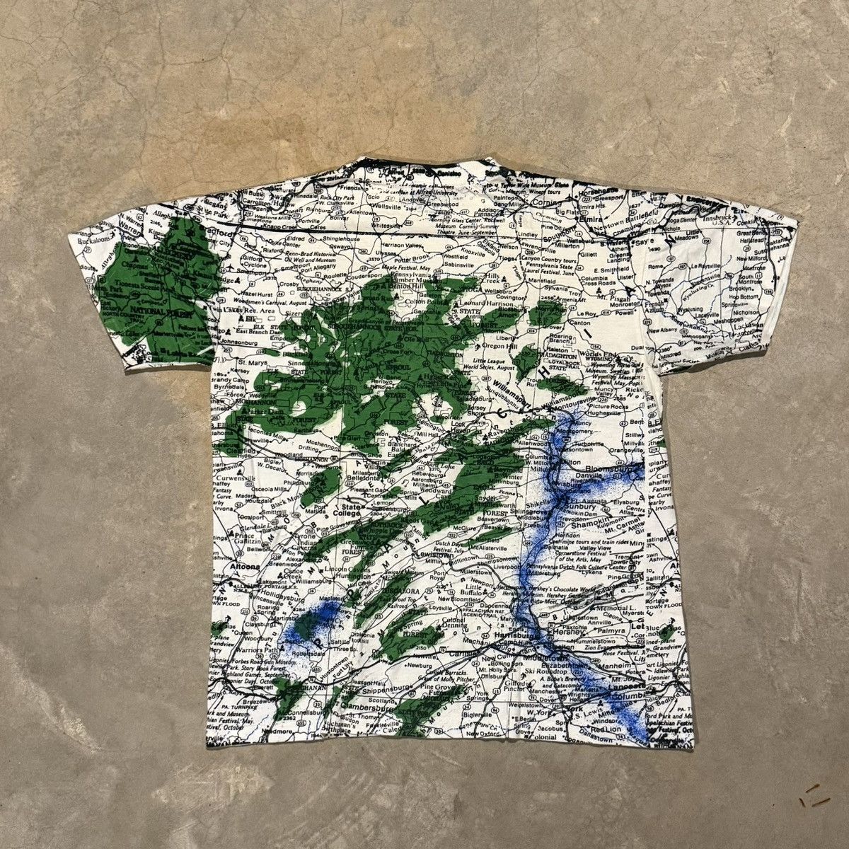 Vintage Vintage 1990s Pennsylvania AOP All Over Print Map Tee Size US L / EU 52-54 / 3 - 6 Thumbnail