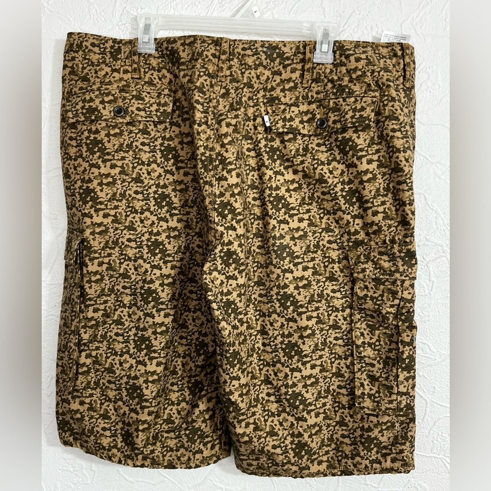Levi's Levi's Camo Cargo Shorts Levi's Digital Brown Camo 40 X 12 Size US 40 / EU 56 - 3 Thumbnail