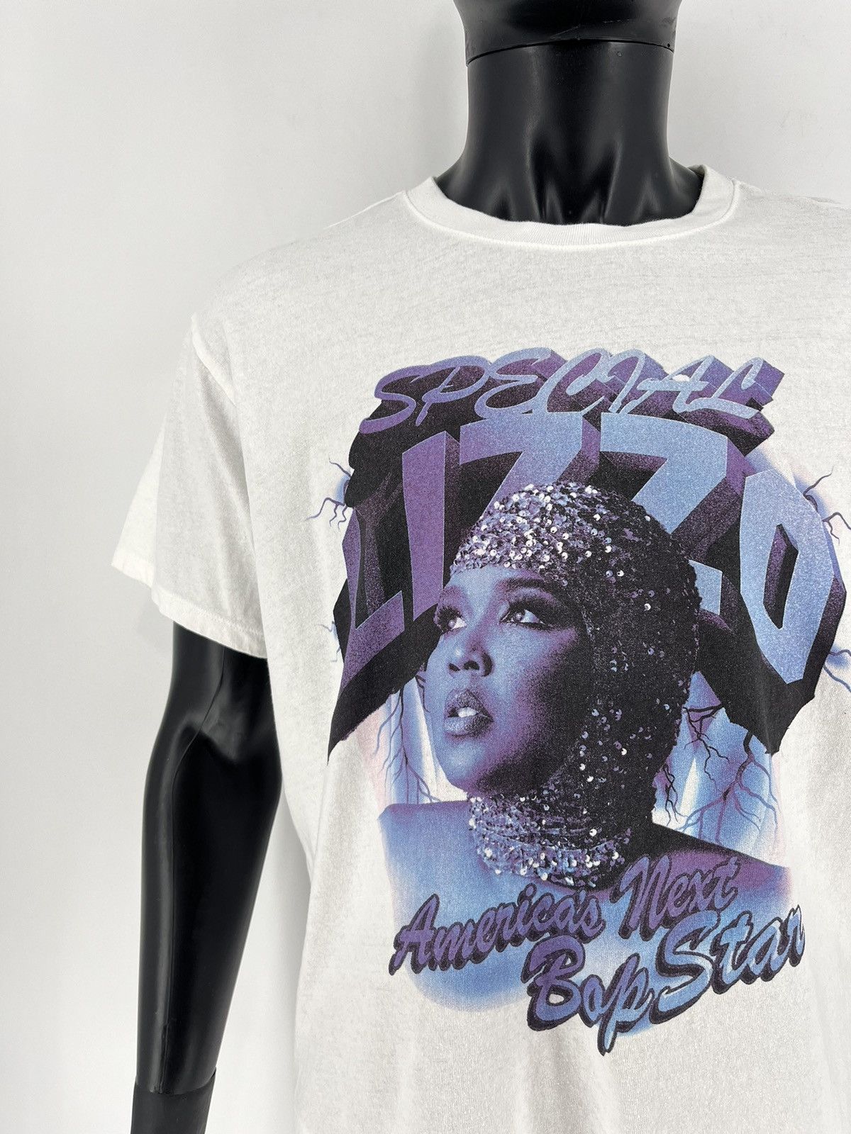 Band Tees × Rap Tees Vintage LIZZO BOB Star TEE Hiphop Rap Promo Tee Size US L / EU 52-54 / 3 - 6 Thumbnail