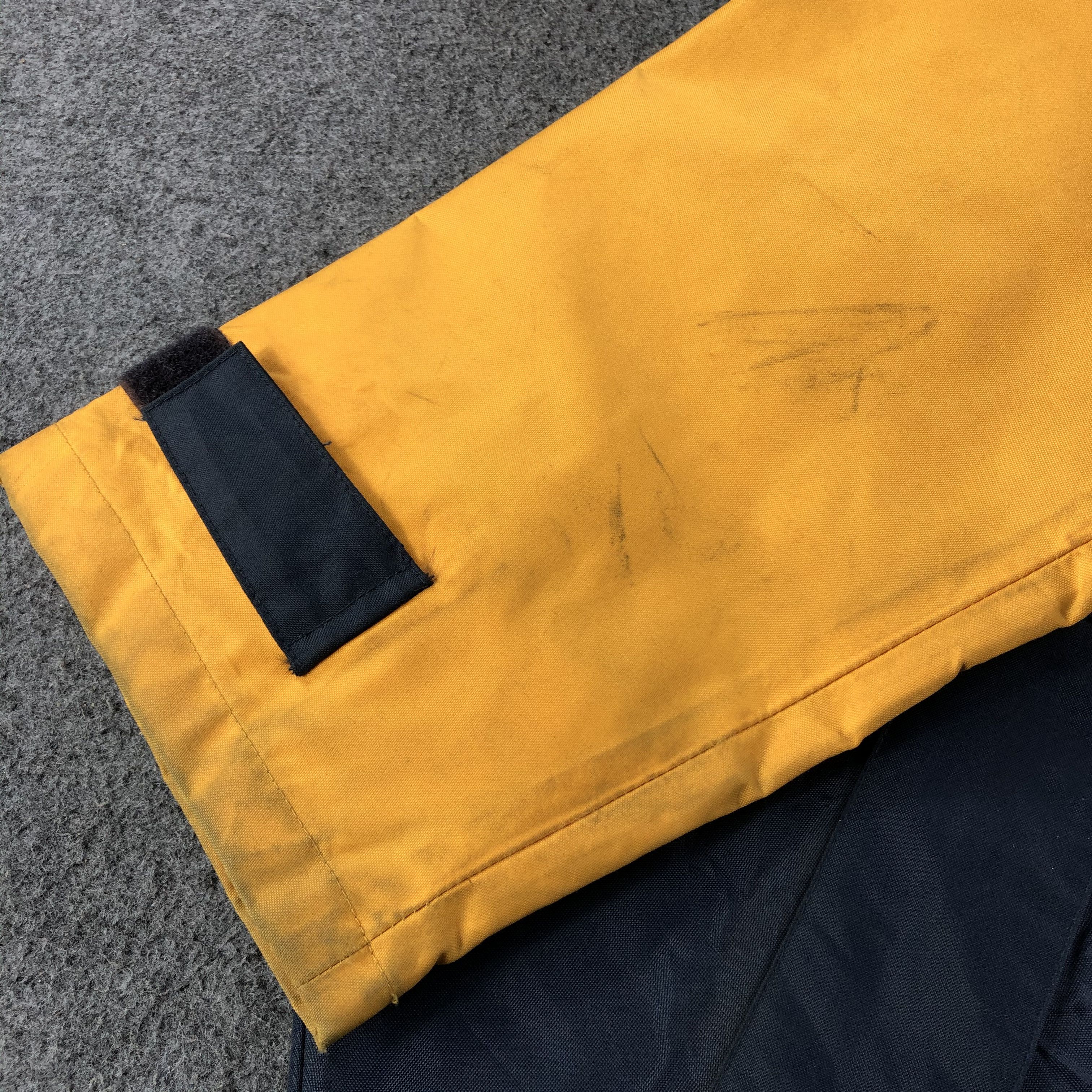 Helly Hansen Helly Hansen Full Zipper Windbreaker Jacket JC268 Size US L / EU 52-54 / 3 - 7 Thumbnail