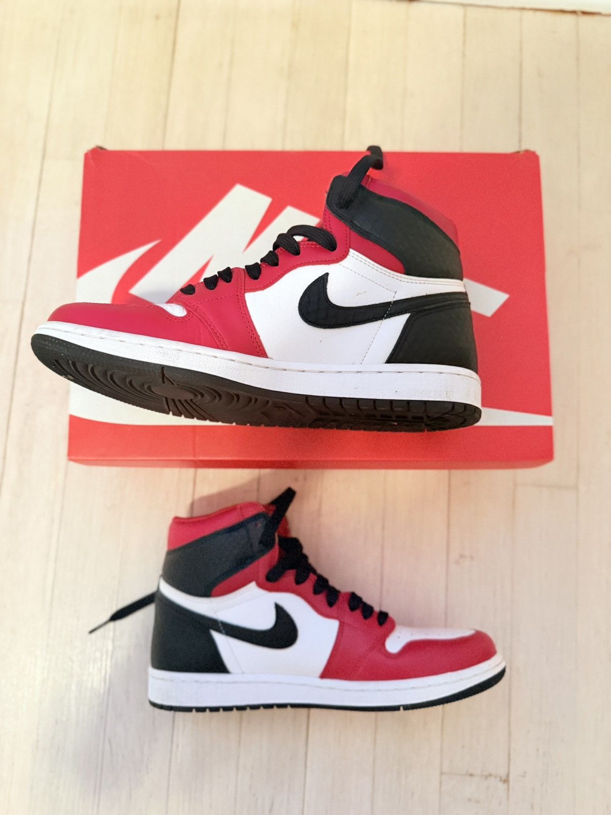 Jordan Brand Jordan 1 Retro High Satin Snake Chicago Size US 10 / IT 40 - 2 Thumbnail