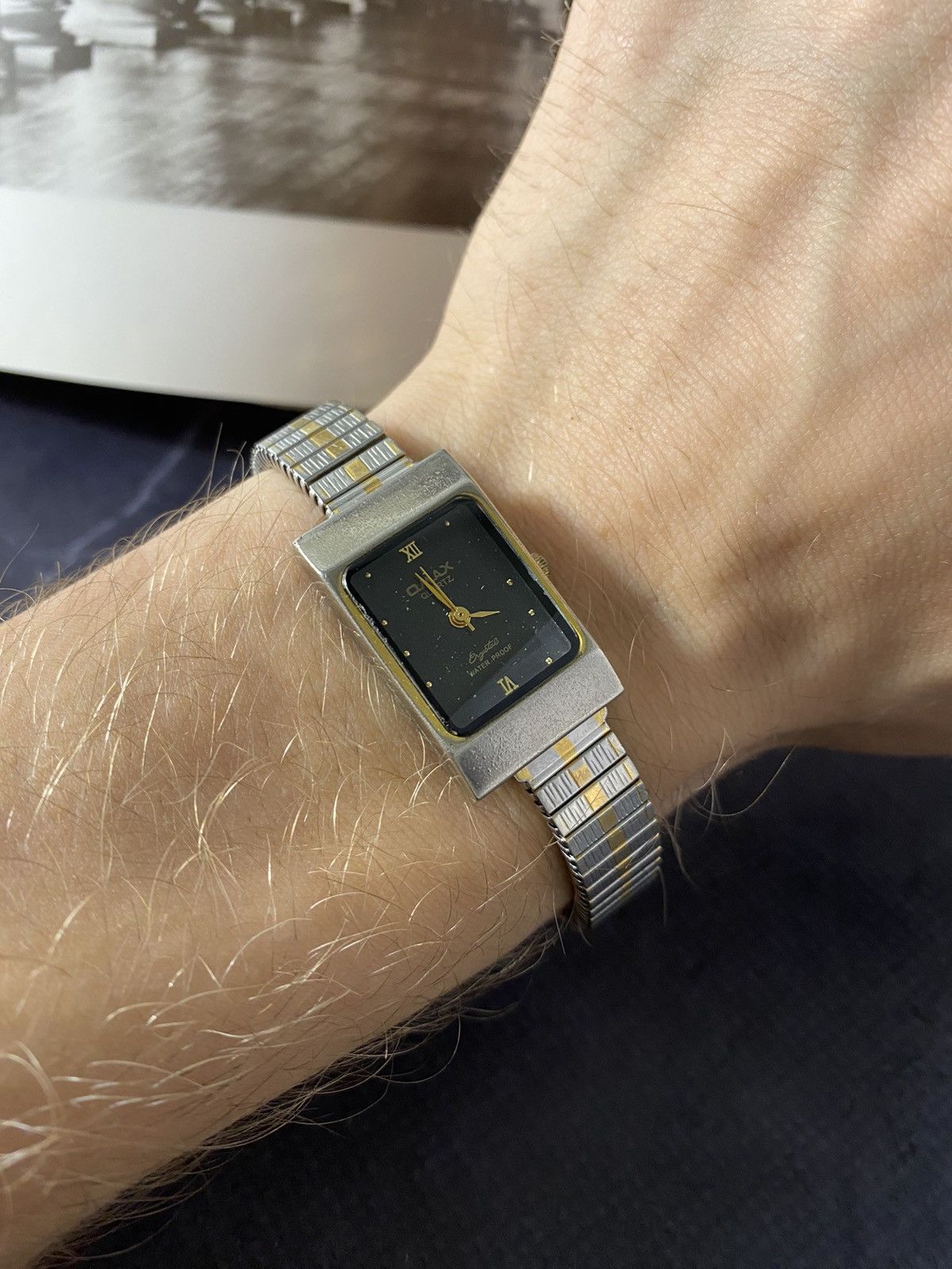 Japanese Brand Vintage Omax Quartz Watch - Elegant Style! Size ONE SIZE - 2 Thumbnail