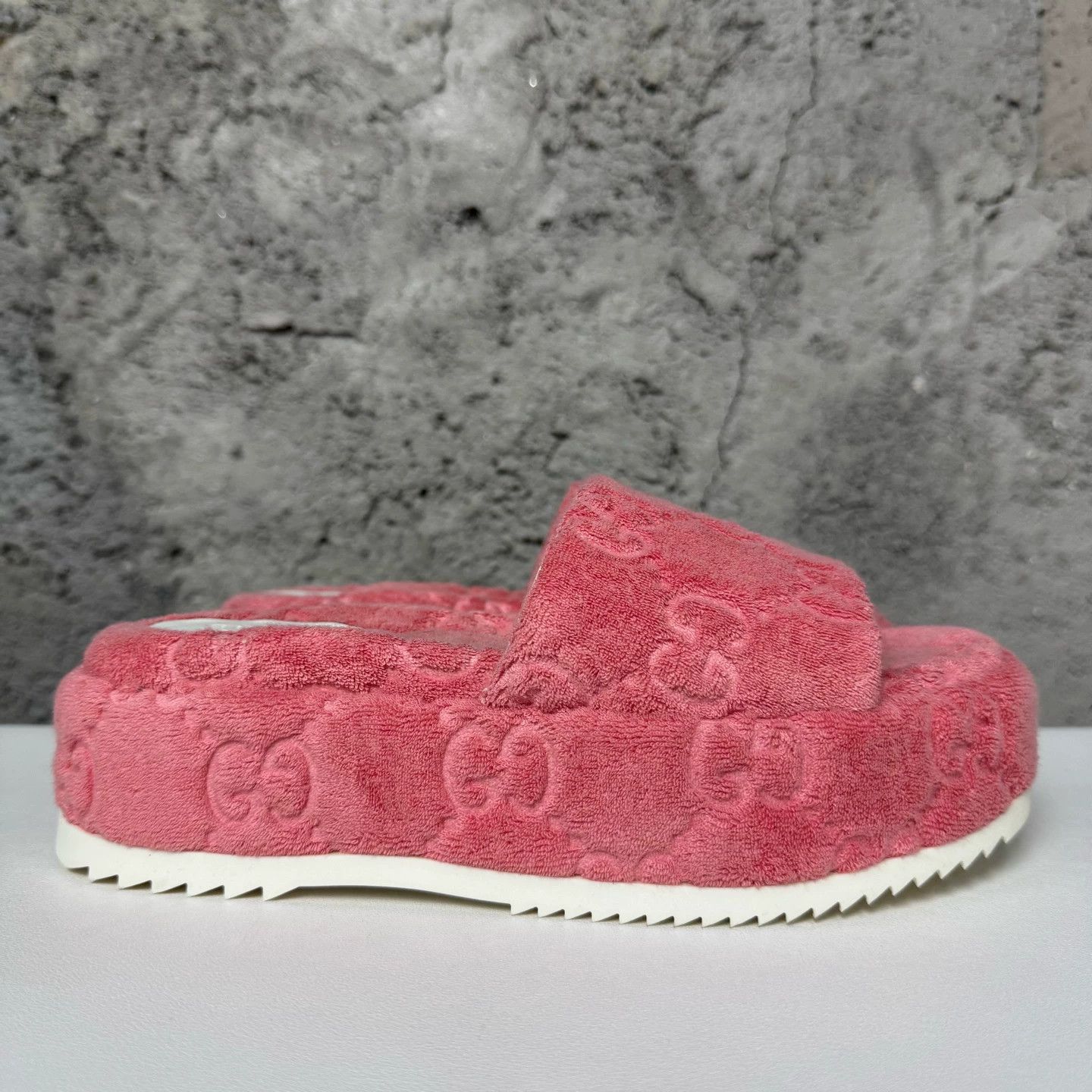 Gucci Gucci Platform Slippers Size 37 Unworn Size US 6.5 / IT 36.5 - 2 Thumbnail