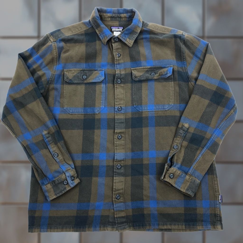 Patagonia Patagonia Shirt Mens L Organic Cotton Fjord Flannel Brown Blue Plaid Button Down Size US L / EU 52-54 / 3 - 1 Thumbnail