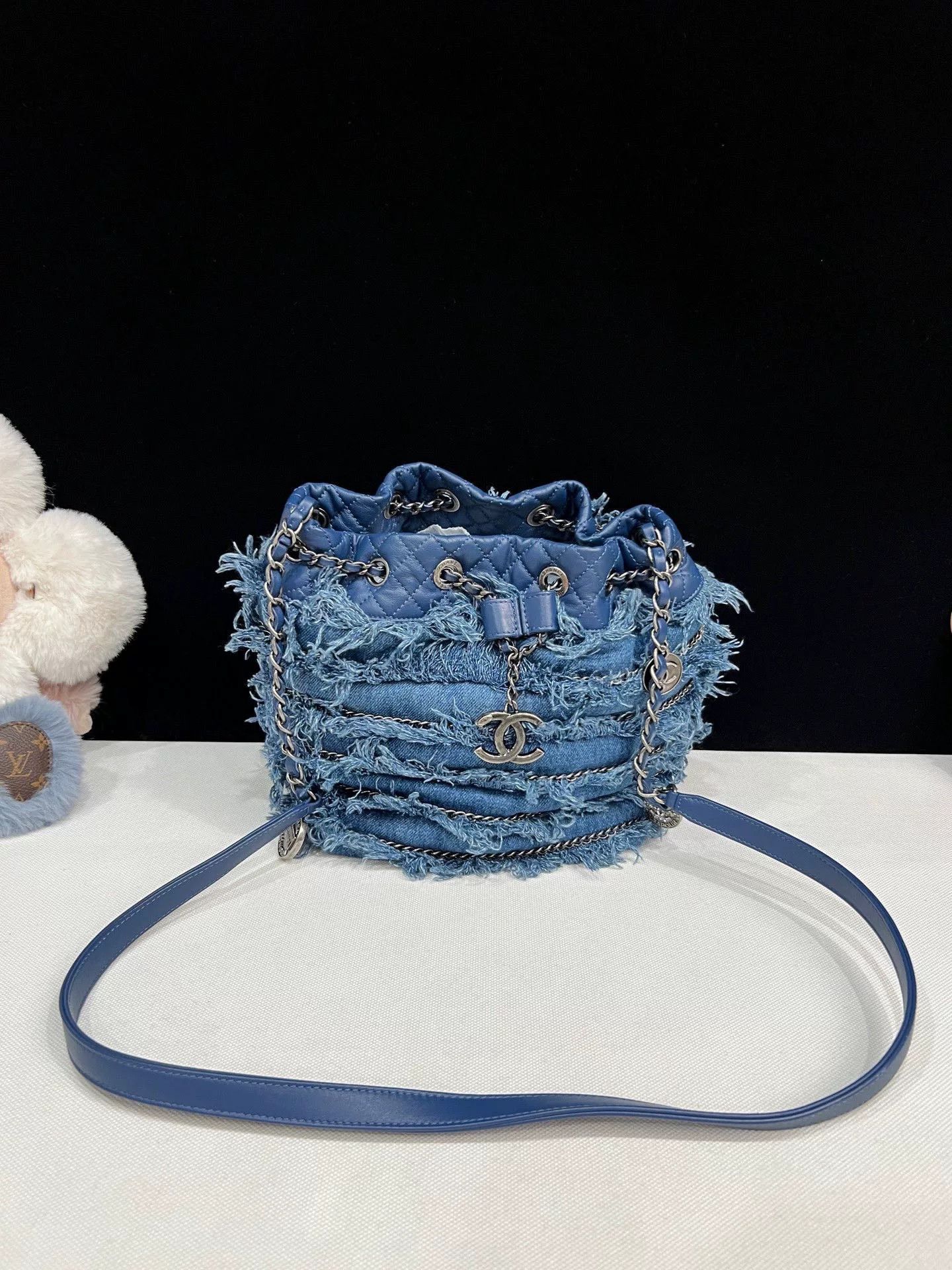 Chanel Pre-loved Bag Very good condition Size ONE SIZE - 1 Thumbnail