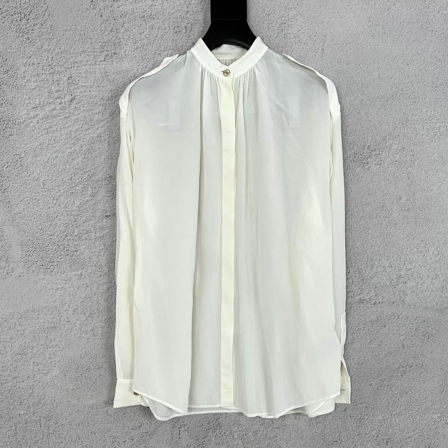 Burberry Burberry Silk Long-Sleeve Shirt White UK4 Size XS / US 0-2 / IT 36-38 - 1 Thumbnail