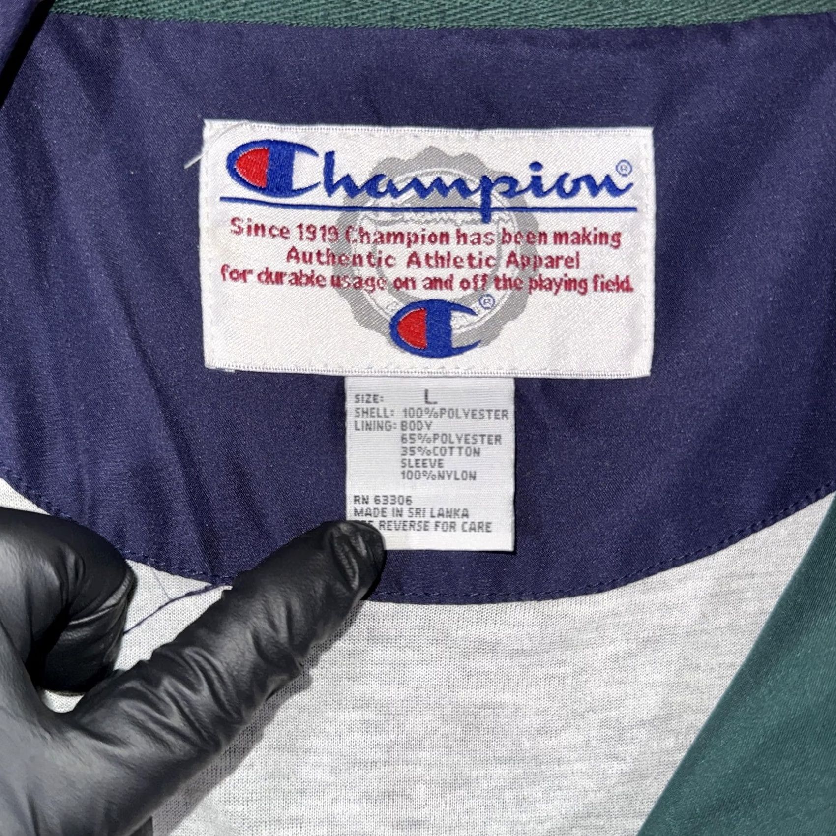 Champion VINTAGE Champion Green FullZip Mens Windbreaker Jacket Size L Shirt Mens L Green Windsbreaker? Size US L / EU 52-54 / 3 - 3 Thumbnail