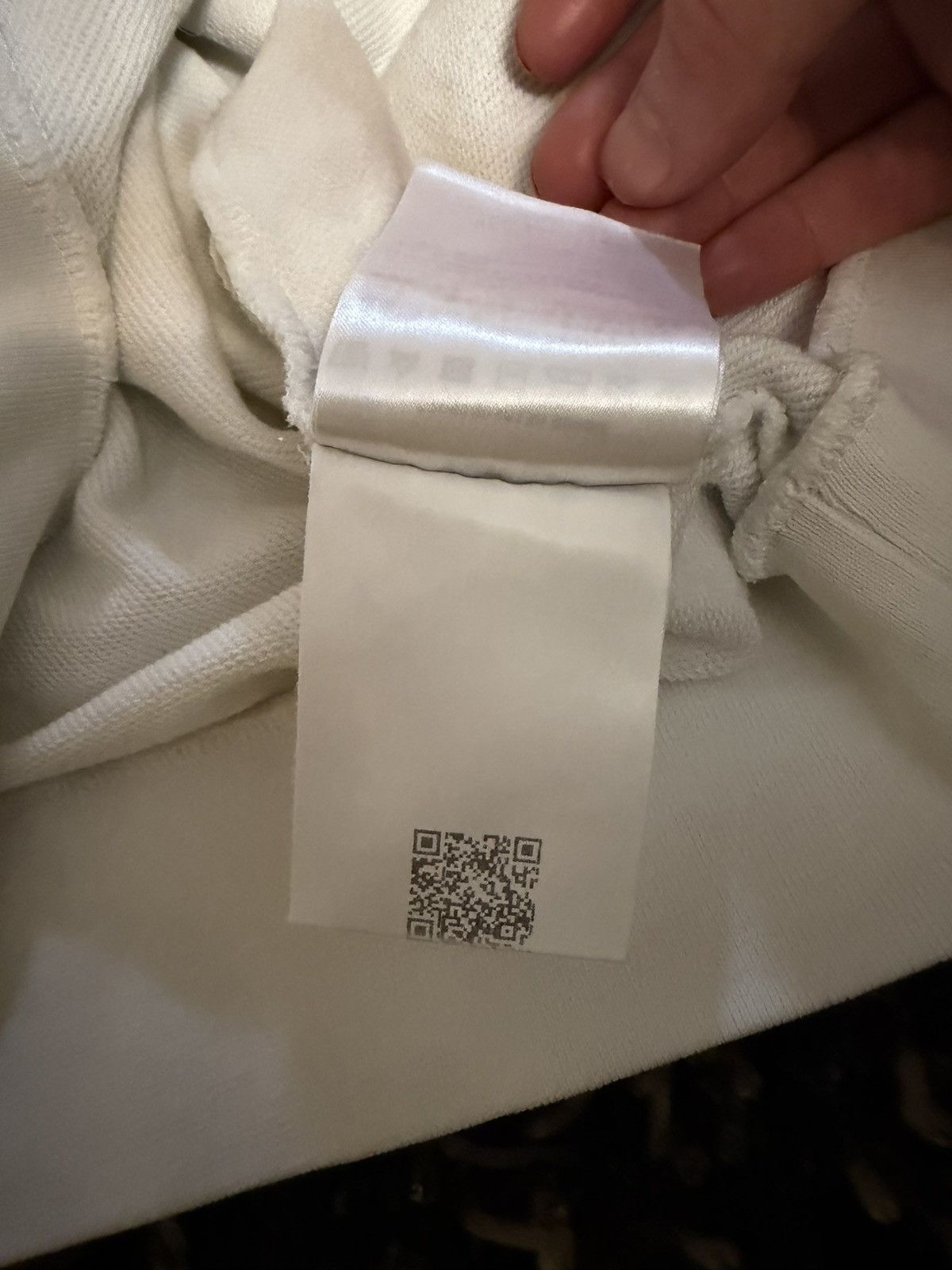 Moncler Moncler Box Logo Crewneck White Size L Size US L / EU 52-54 / 3 - 6 Thumbnail