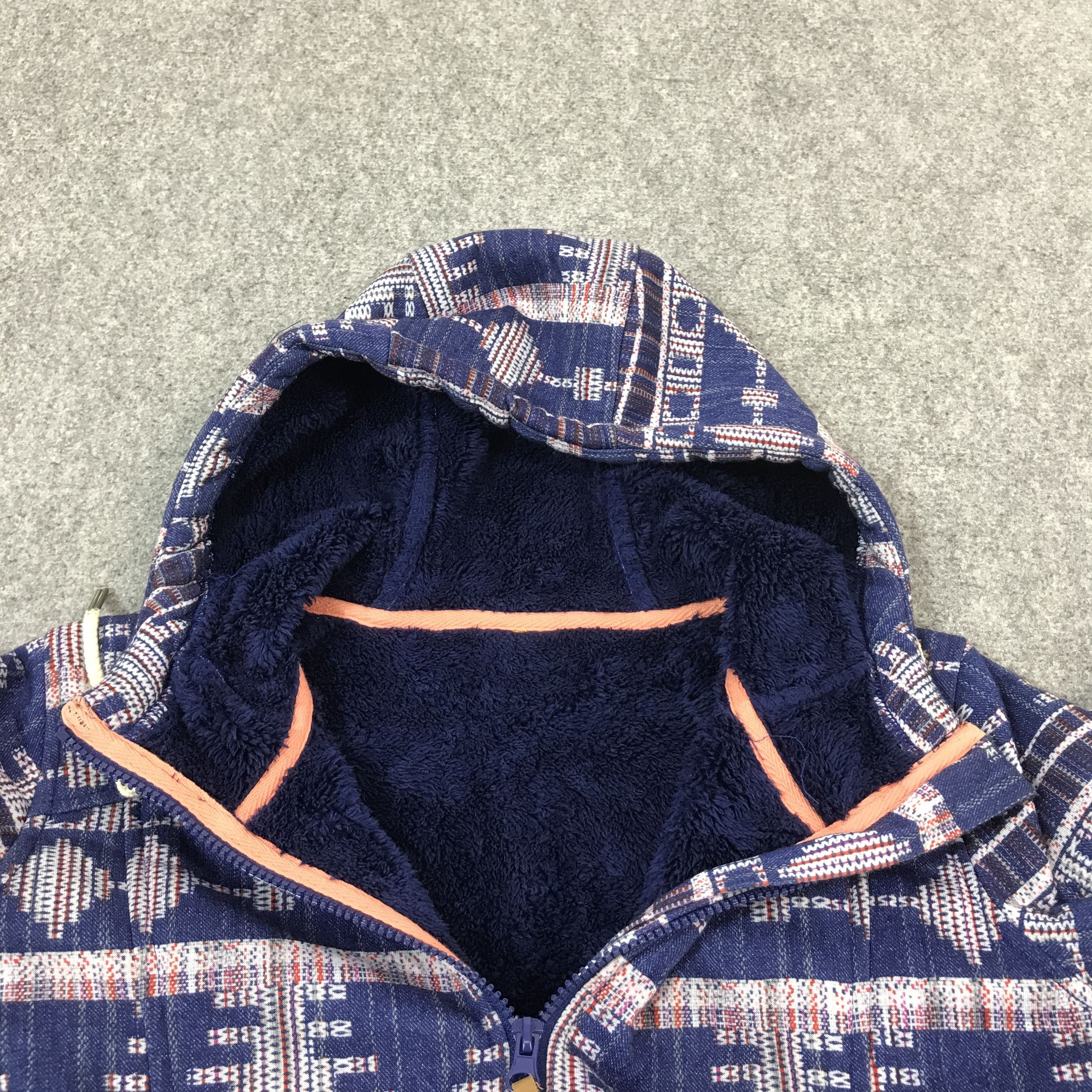 Japanese Brand JAPAN ROXY NAVAJO DESIGN HOODIES JACKET Size US M / EU 48-50 / 2 - 7 Thumbnail
