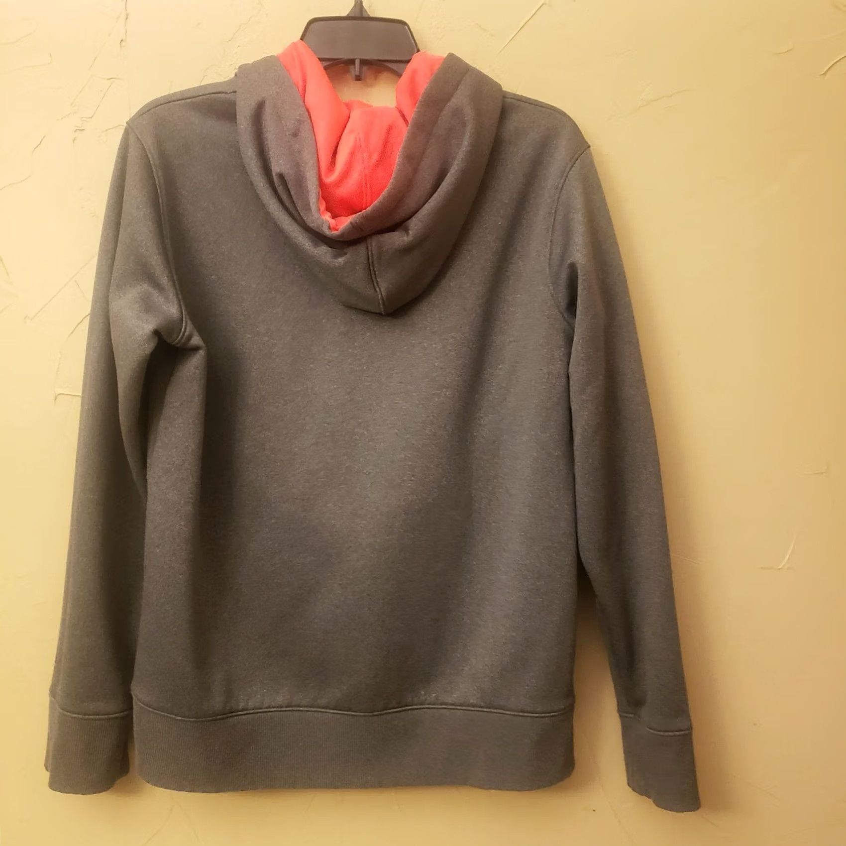 Under Armour Under Armour Women’s Gray/Coral Chenille Raised Logo Hoodie Cold Gear Size M Pullover Hooded Moisture Wicking Pockets Gym & Training Womens Size M / US 6-8 / IT 42-44 - 4 Thumbnail