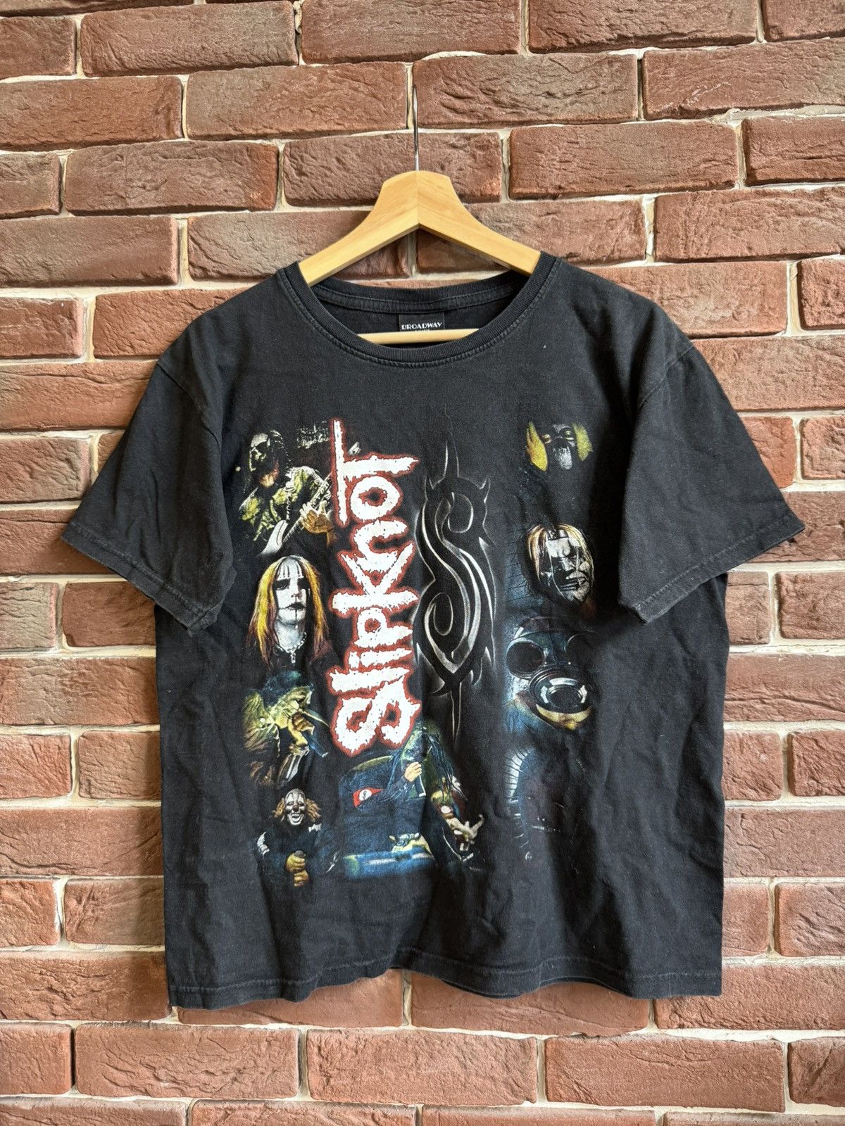 Band Tees Rare Vintage 00s Slipknot Masks Numetal Band Tee Y2K M Size US M / EU 48-50 / 2 - 1 Thumbnail