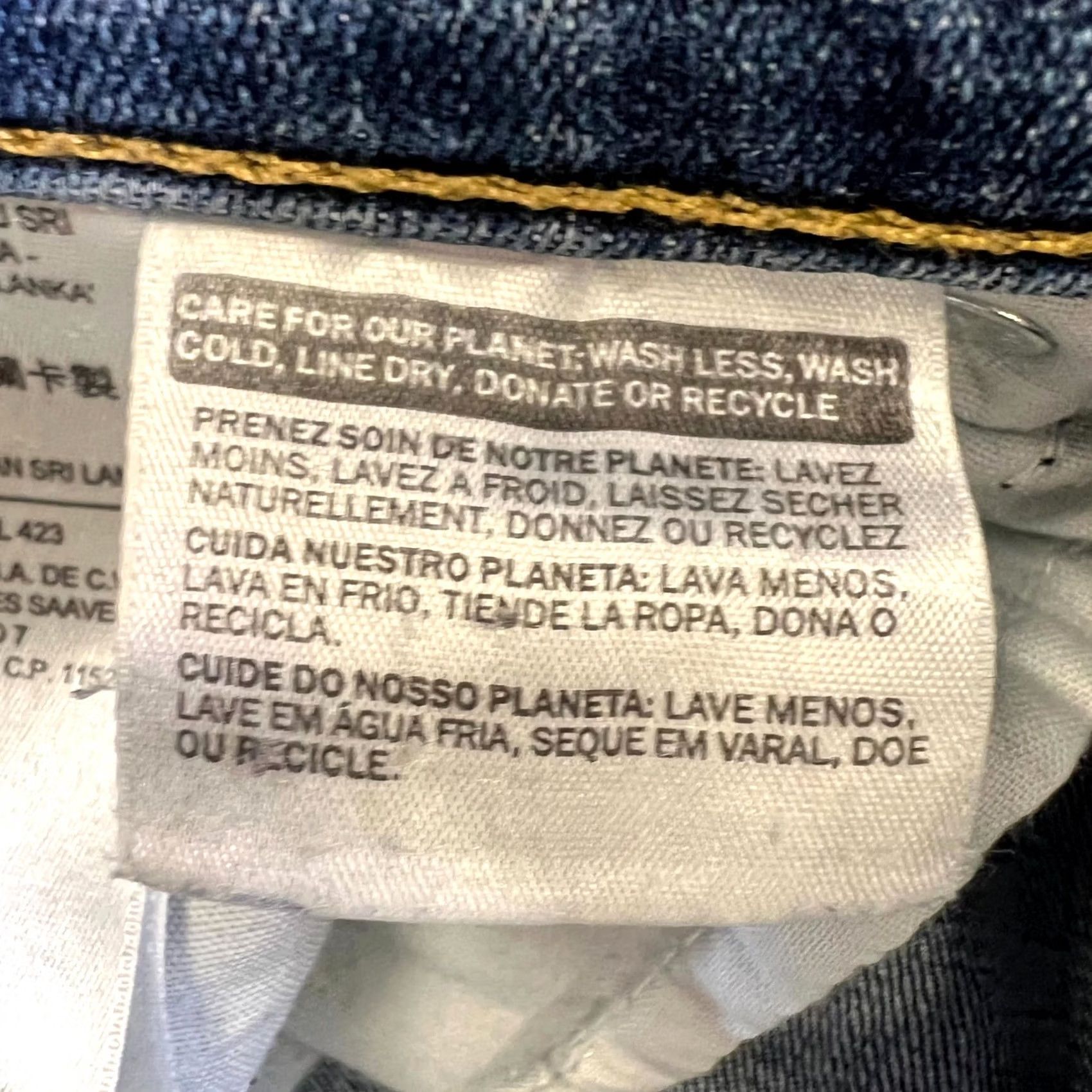 Levi's Levi's Classic Jeans Women 28 Blue Denim Medium Wash Streetwear Zip Fly Straight 5-Pocket Womens Jeans Blue 90s Retro Outdoor Size 28" / US 6 / IT 42 - 7 Thumbnail