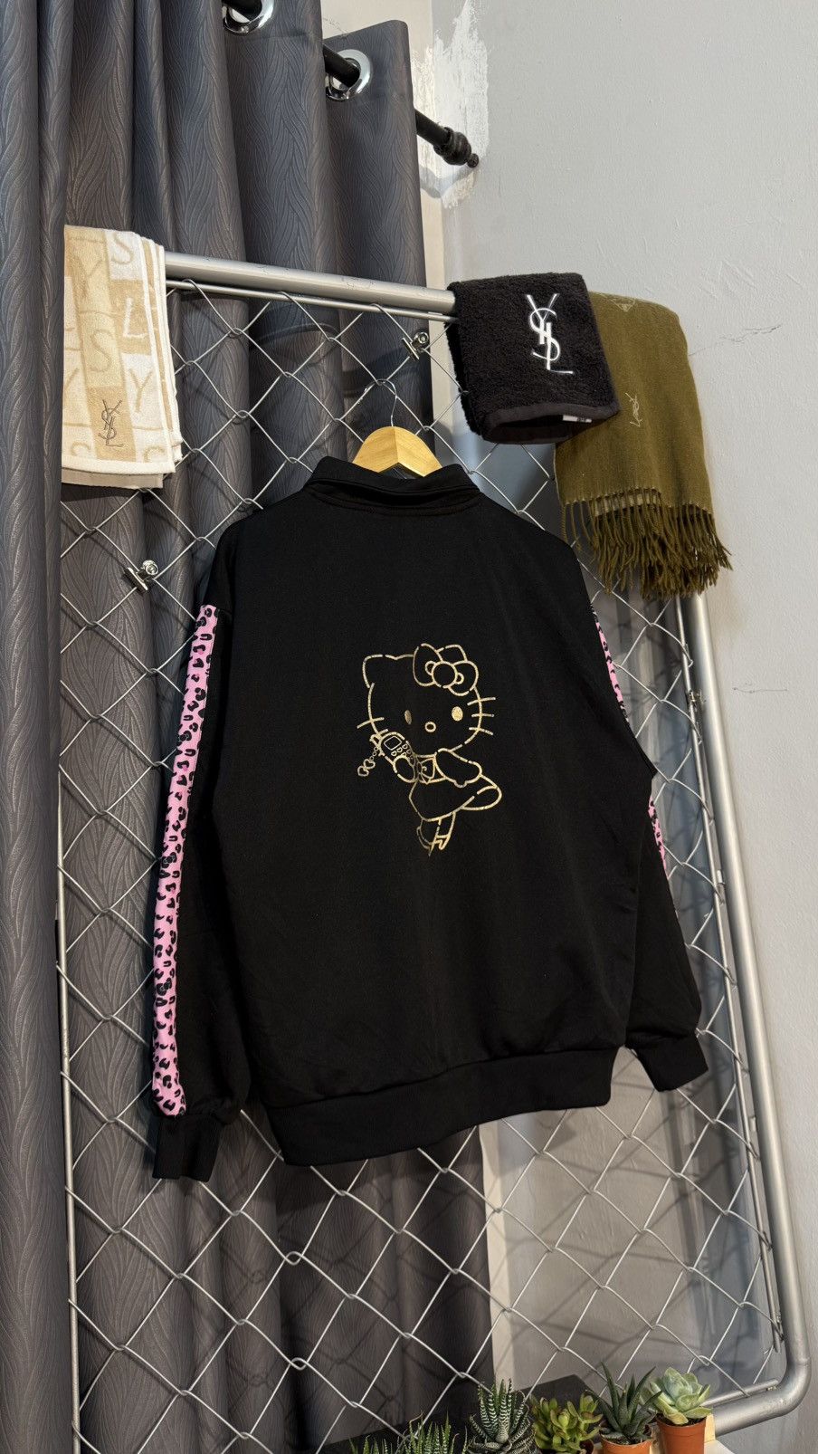 Anime 2024 HELLO KITTY 50TH ANNIVERSARY SWEATER JACKT TOKYO JAPAN Size US L / EU 52-54 / 3 - 2 Thumbnail