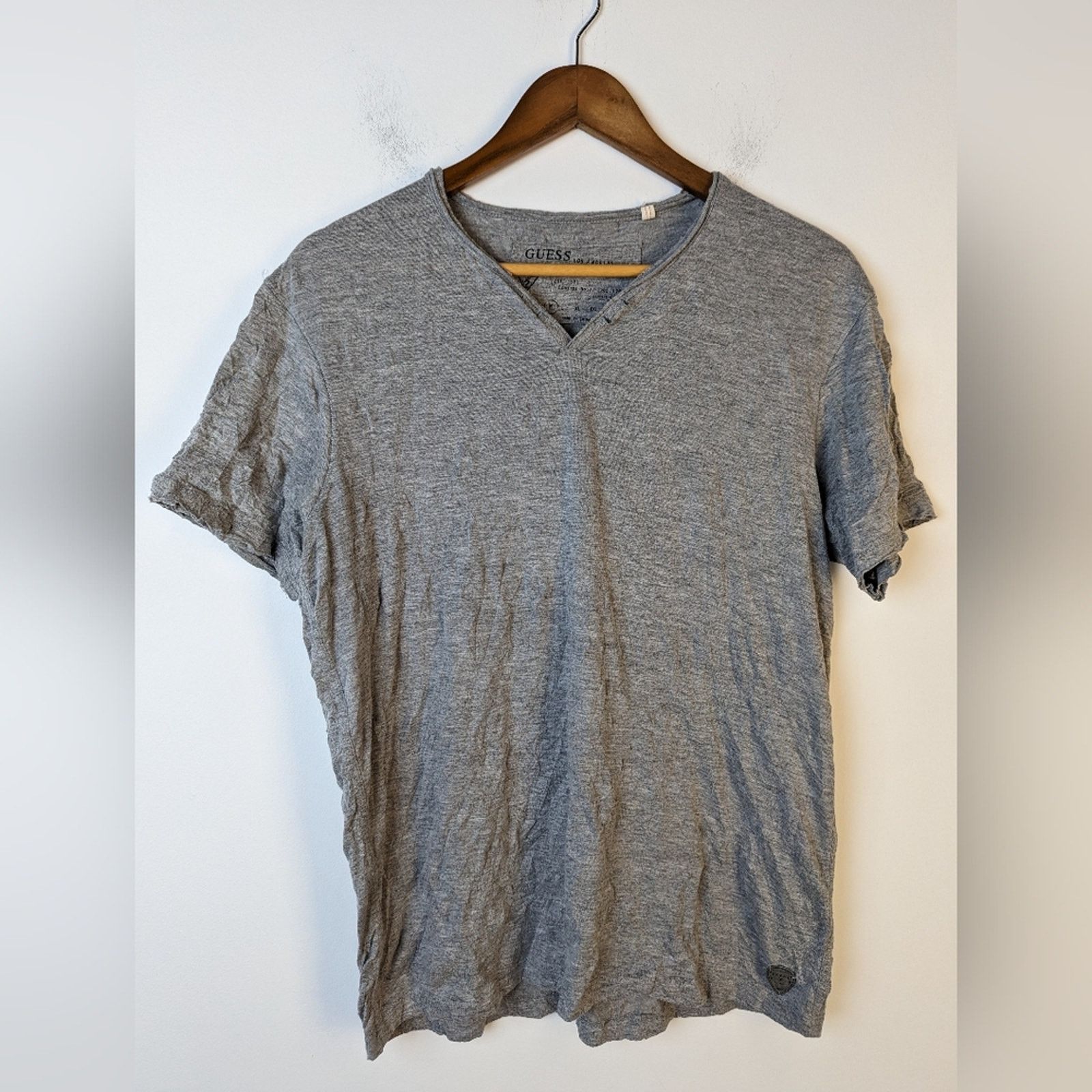 Guess Guess Distressed Grey Tee Shirt / Medium Size M / US 6-8 / IT 42-44 - 1 Thumbnail