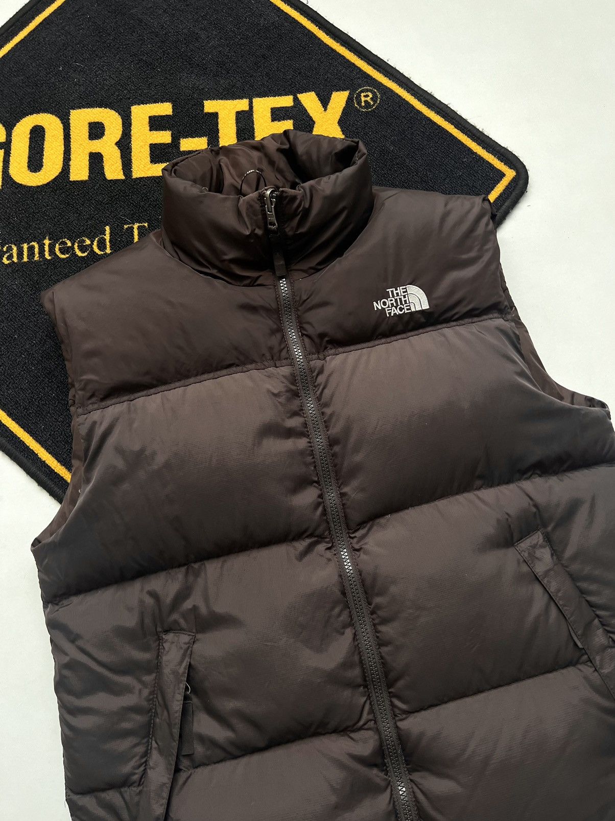 The North Face 2000s The North Face Nuptse Retro Brown 700 Down Vest Size US M / EU 48-50 / 2 - 4 Thumbnail