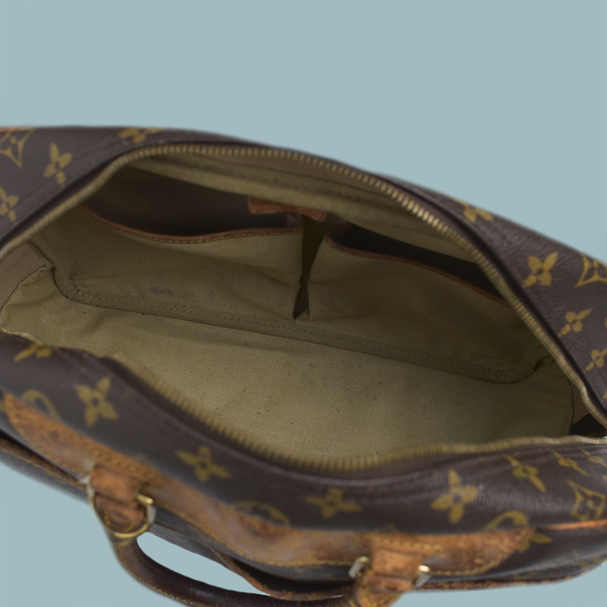 Louis Vuitton LOUIS VUITTON MONOGRAM DEAUVILLE LEATHER BAG Size ONE SIZE - 6 Thumbnail
