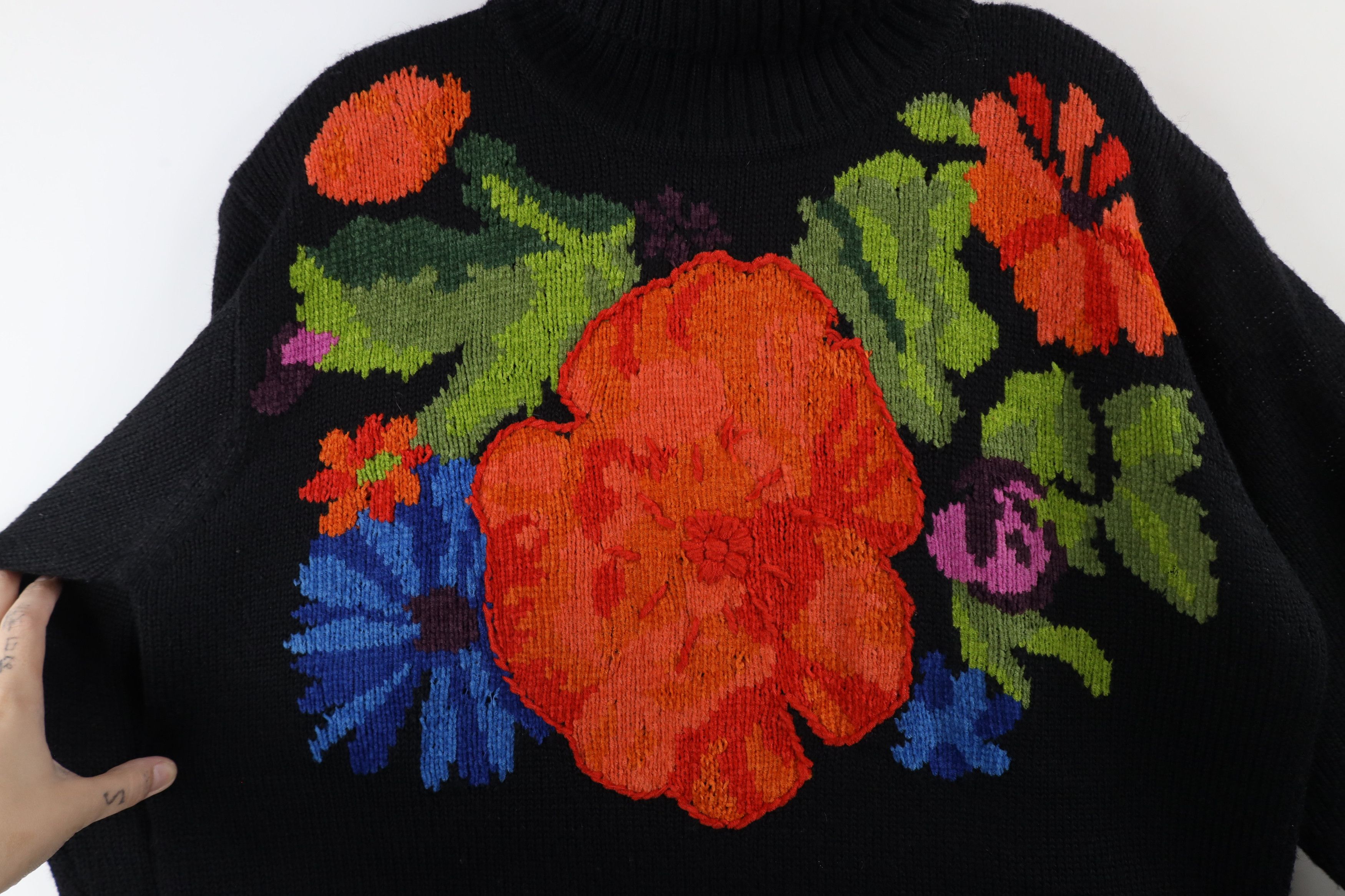 Vintage Vintage 90s Streetwear Embroidered Flower Turtleneck Sweater Size M / US 6-8 / IT 42-44 - 4 Thumbnail