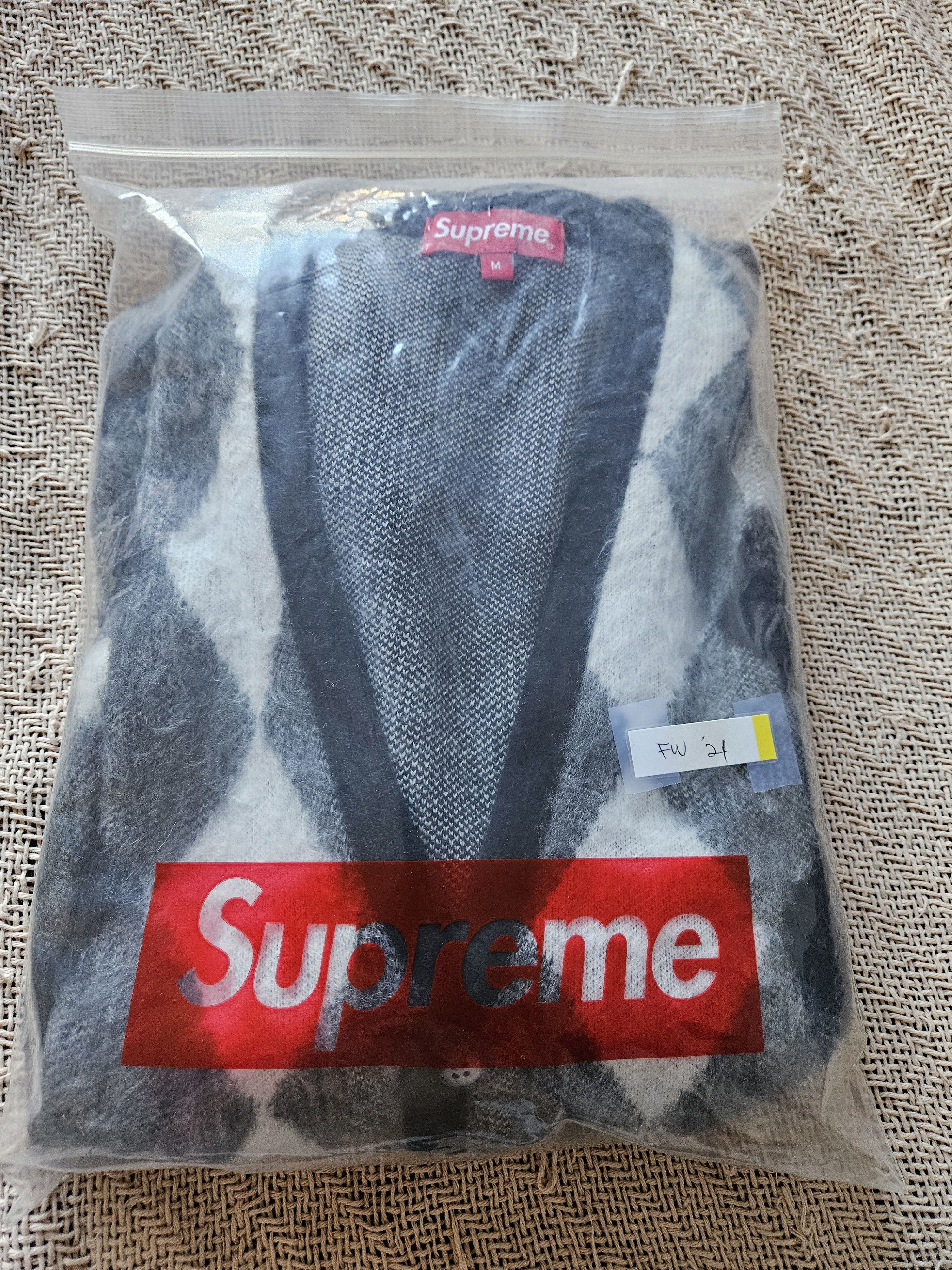 Supreme Supreme *SAMPLE* Cardigan Brushed Argyle White Medium SS18 Size US M / EU 48-50 / 2 - 4 Thumbnail