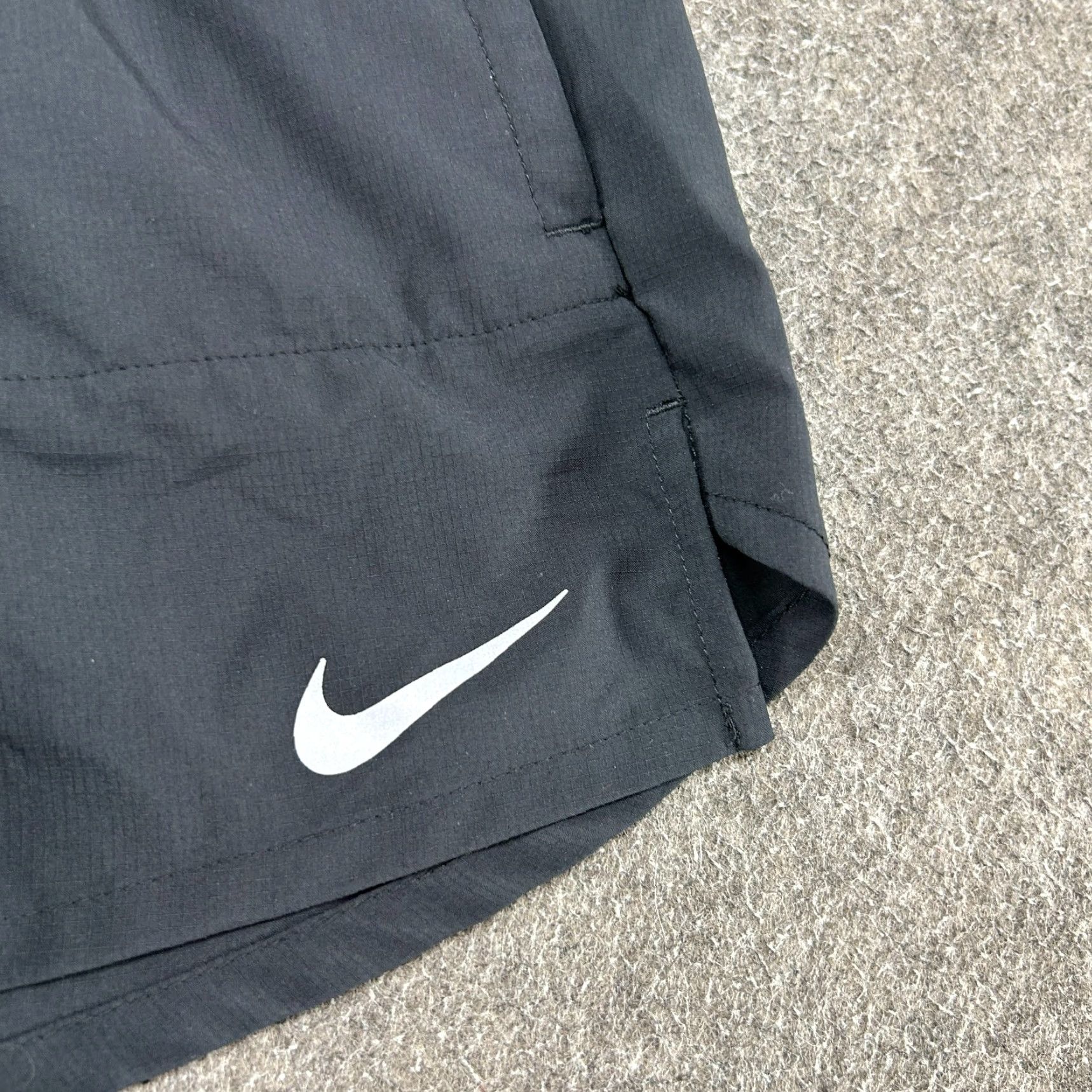 Nike Nike Shorts Mens Small Black Dri Fit Running Flex Stride Pocket DM4755 010 Size US 29 - 2 Thumbnail