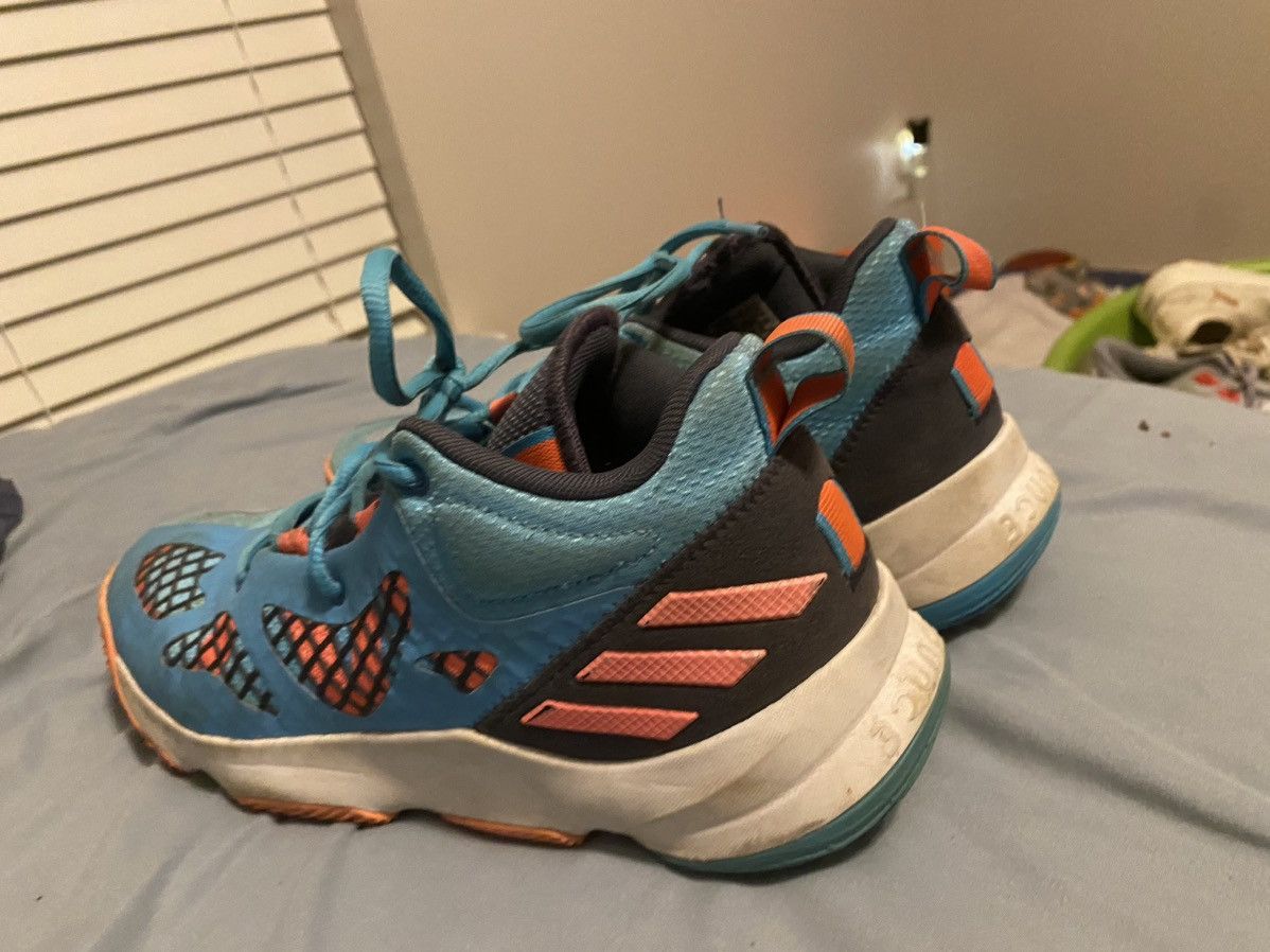 Adidas Adidas men’s basketball shoe Size US 9 / EU 42 - 3 Thumbnail