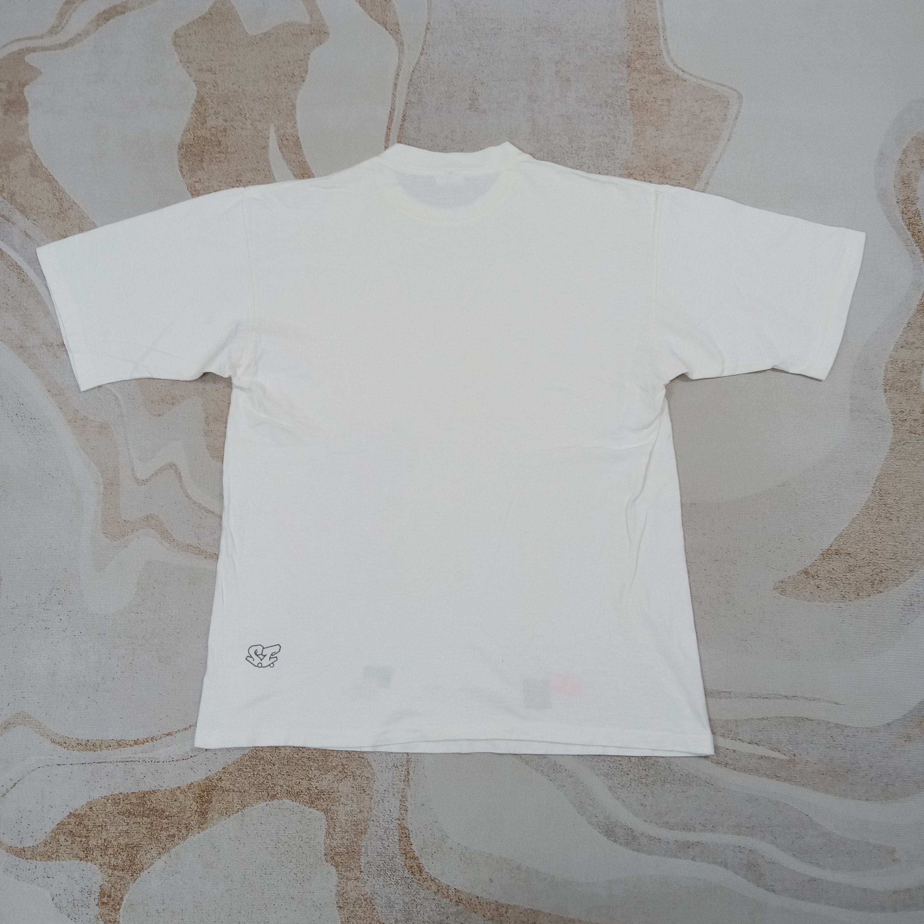 Vintage 90's Airbrush Hip Hop Rapper Tshirt C267N40 Size US L / EU 52-54 / 3 - 5 Thumbnail