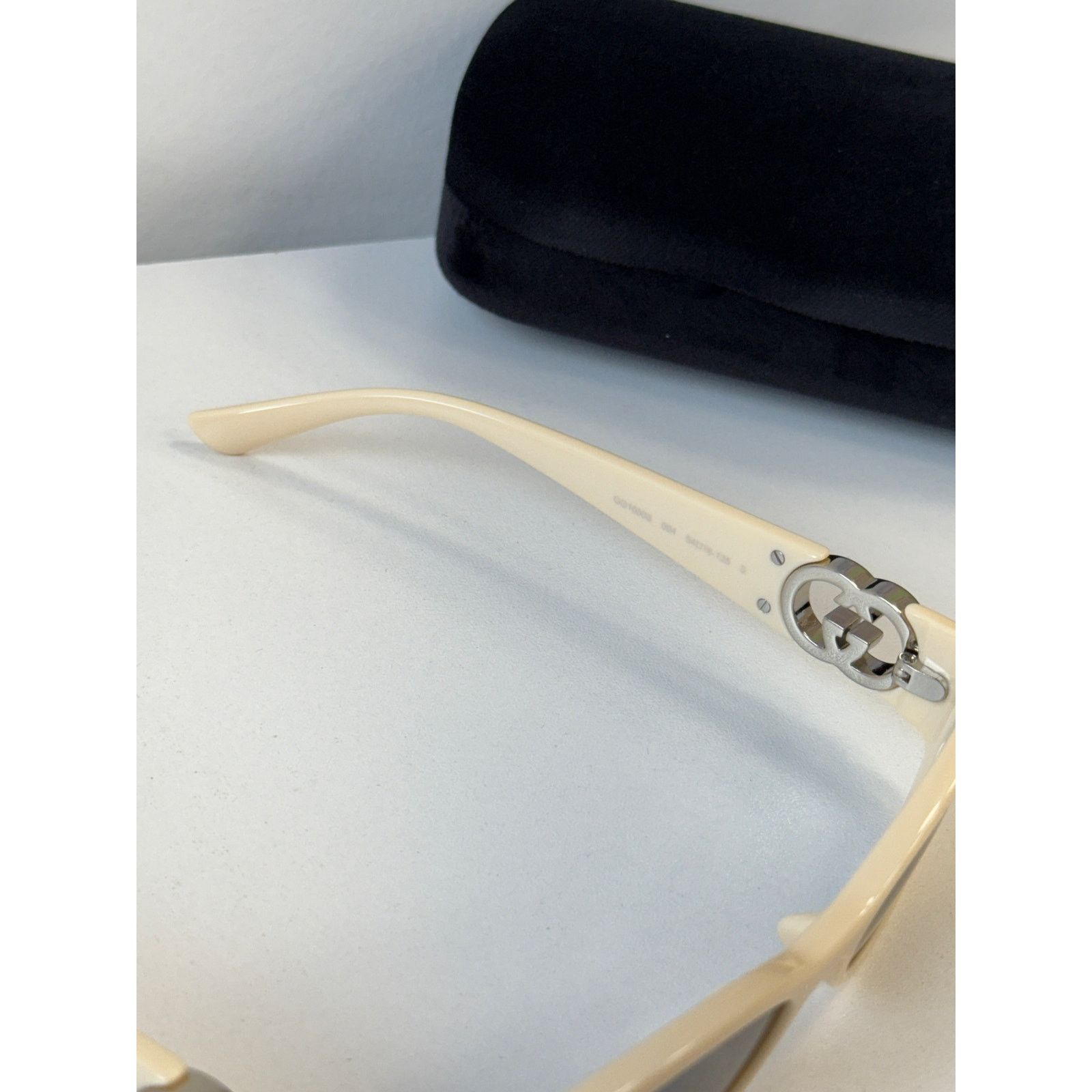 Gucci NEW Gucci GG1660S Ivory White Slim Oval Logo Sunglasses Size ONE SIZE - 6 Thumbnail