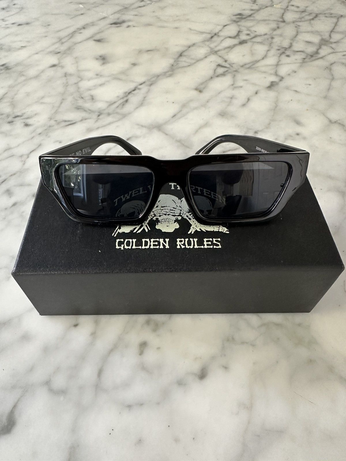 Twelve Thirteen 12:13 Sunglasses - Black