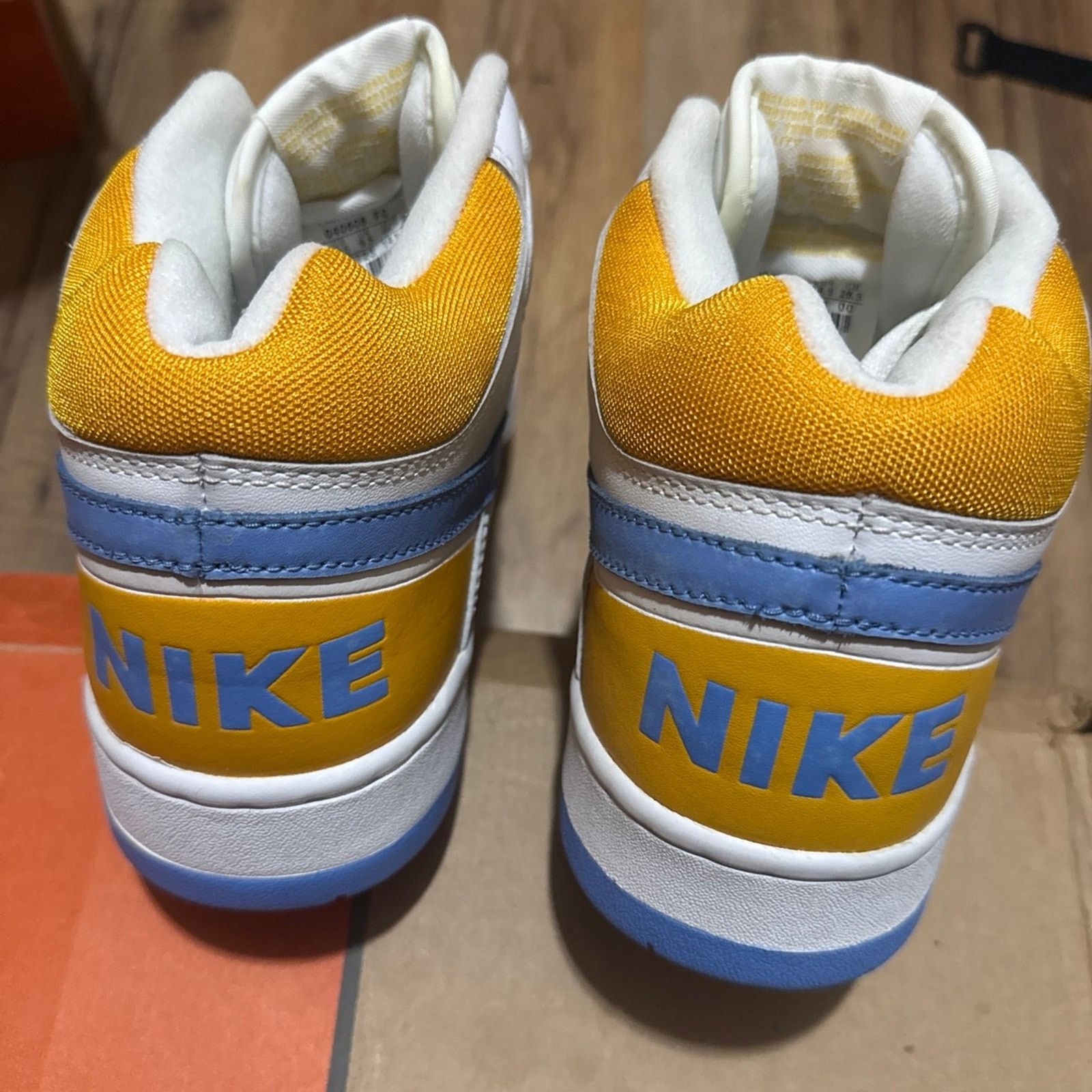 Nike 2004 Nike Delta Force 3/4 Del Sol White Legend Blue Size US 10.5 / EU 43-44 - 6 Thumbnail